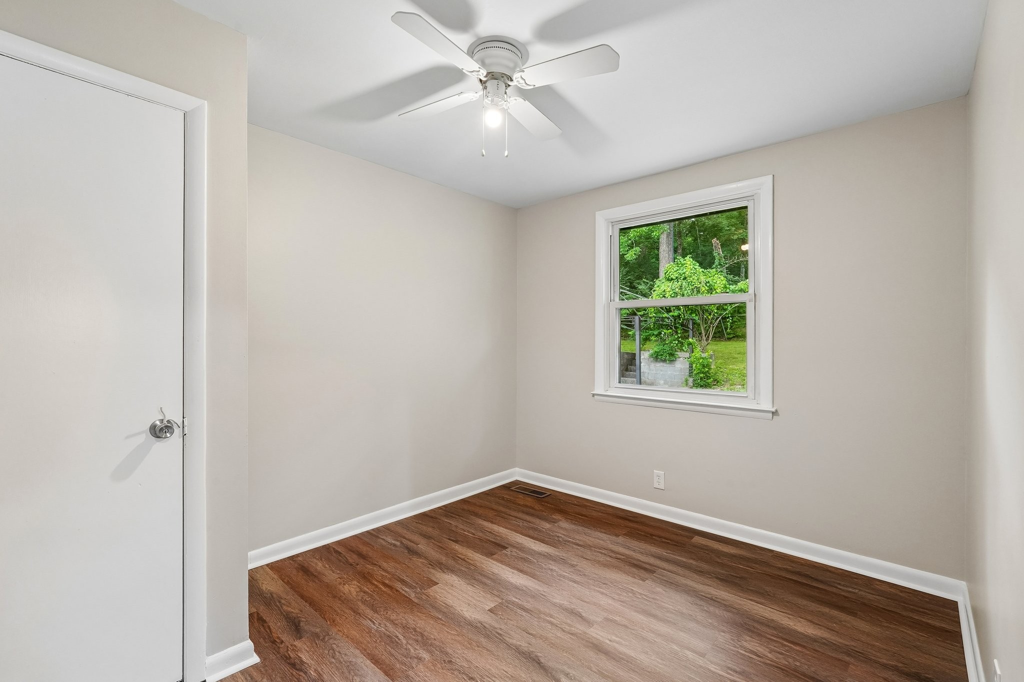 375 Spring Valley Dr Property Photo 17