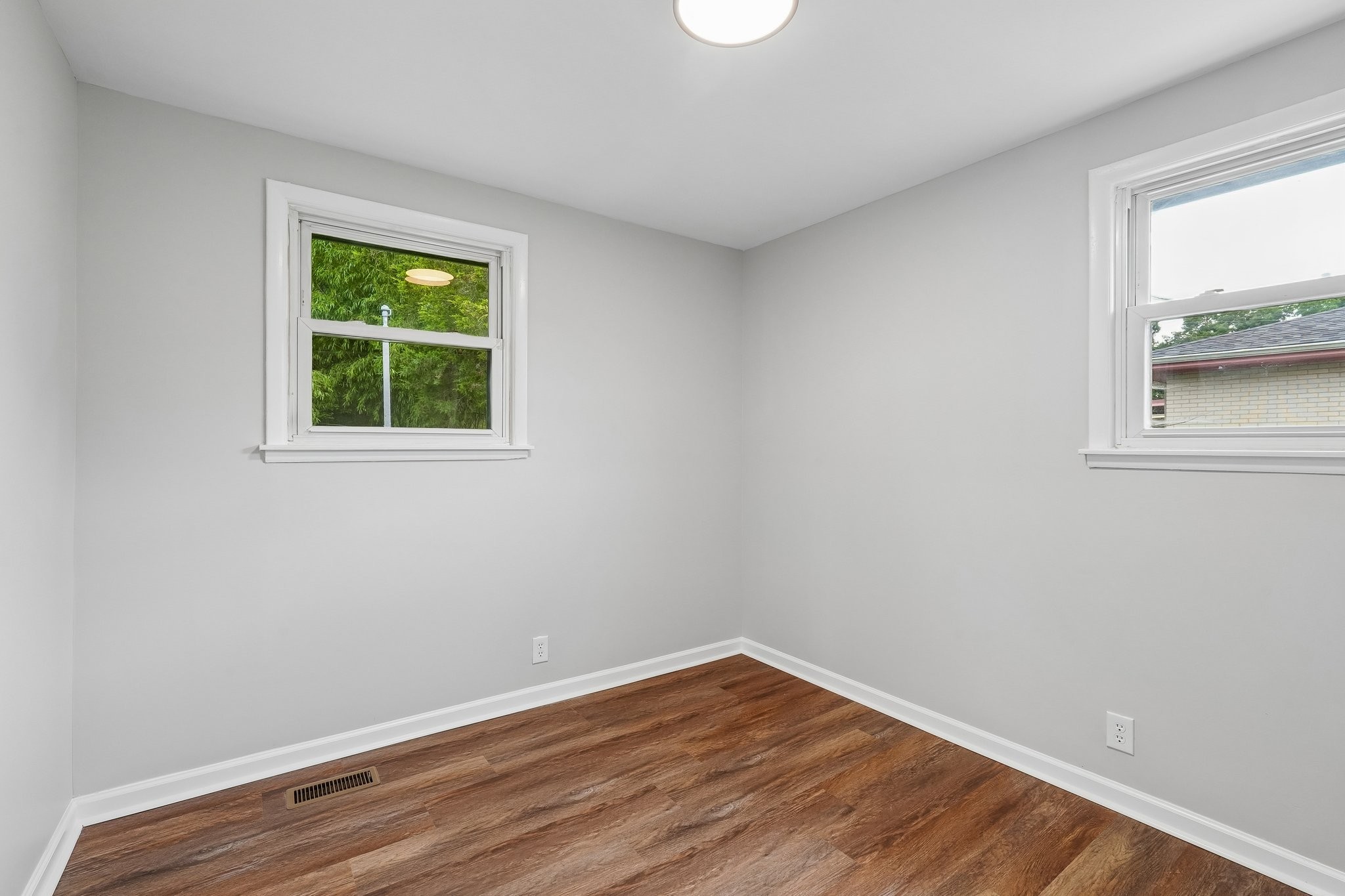 375 Spring Valley Dr Property Photo 21