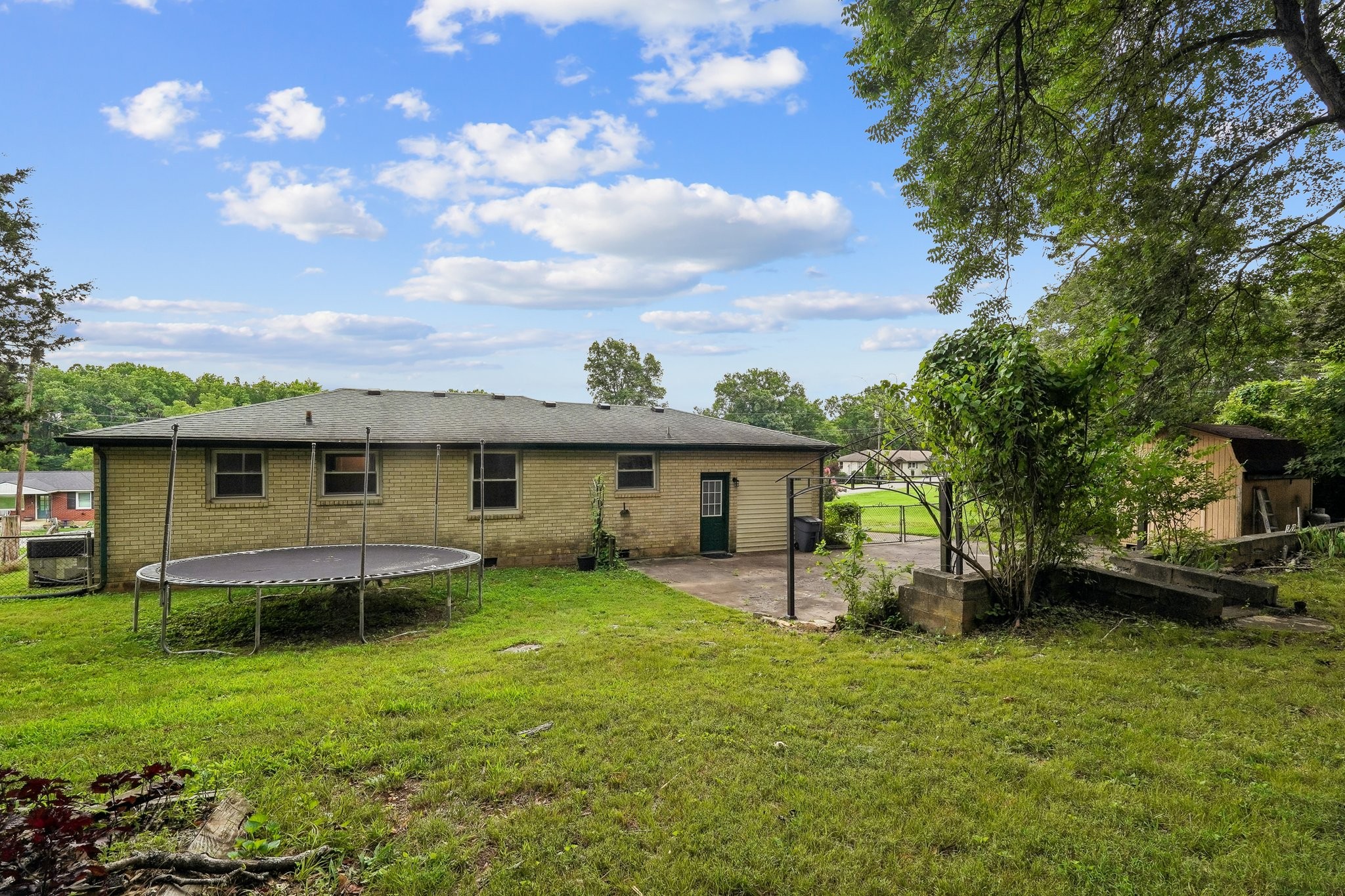 375 Spring Valley Dr Property Photo 32