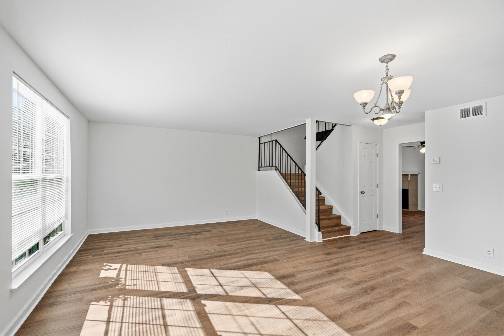 1016 Todd Preis Dr Property Photo 3