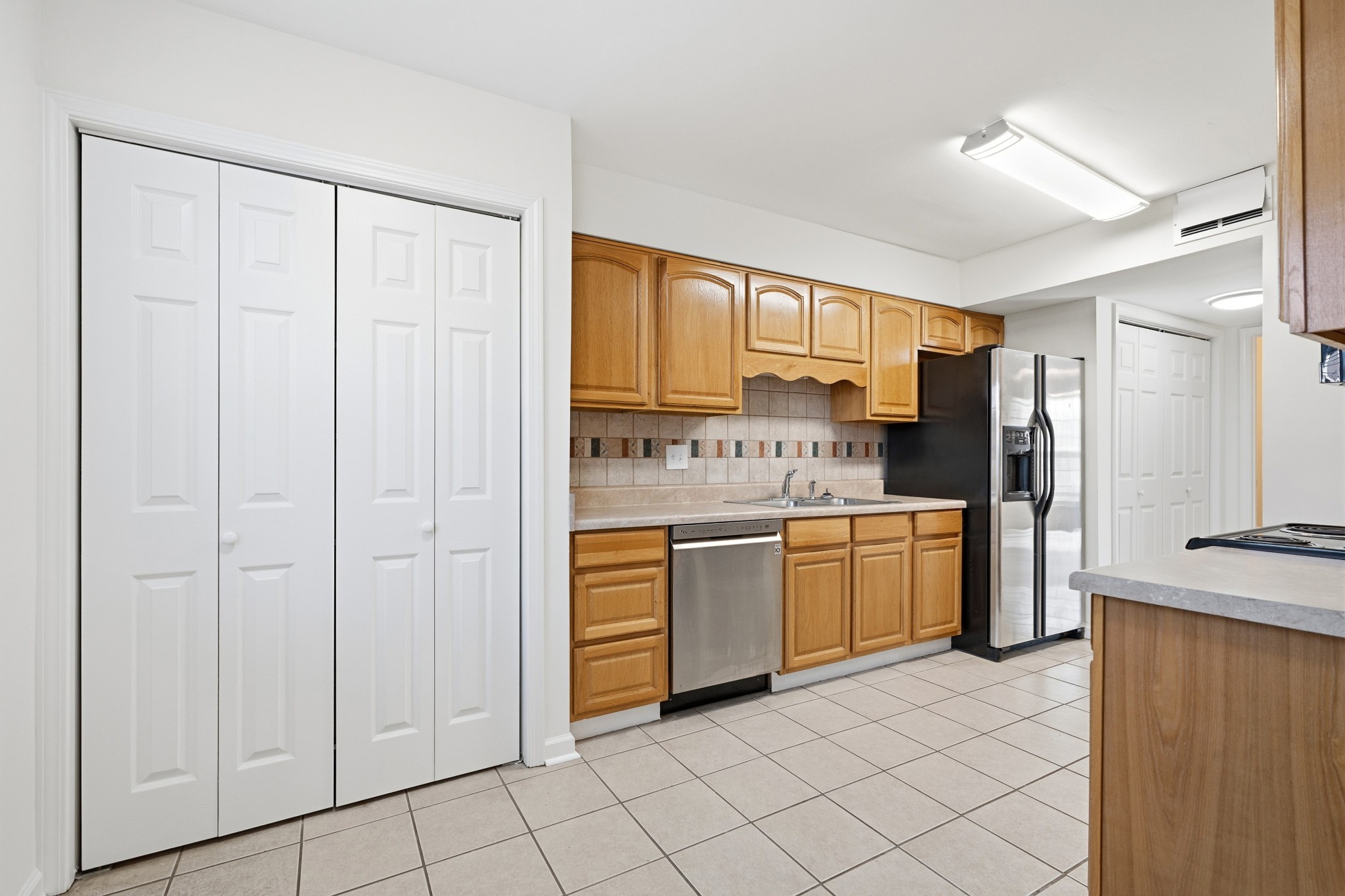 1016 Todd Preis Dr Property Photo 14