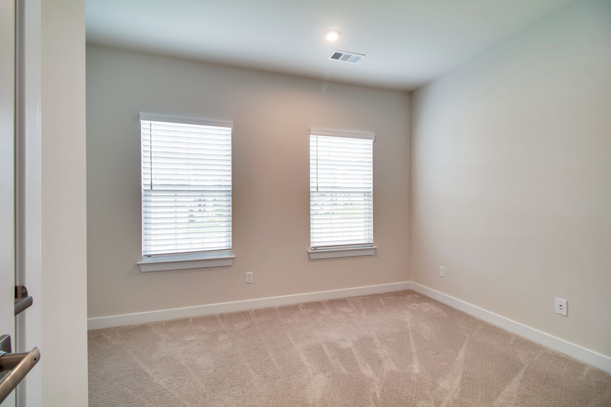 806 Mill Tree Ct Property Photo 8