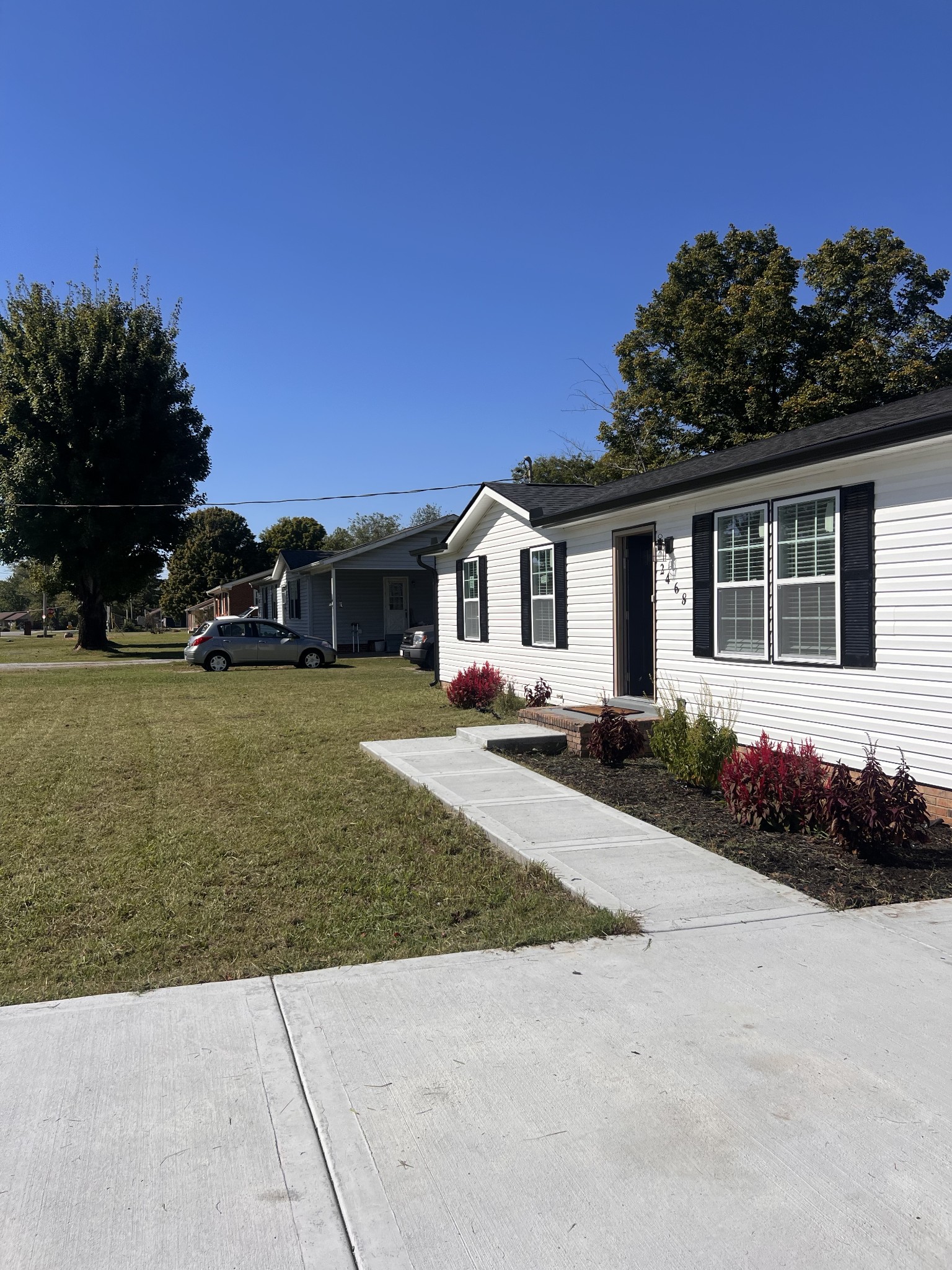 2468 River Oaks Dr Property Photo 2