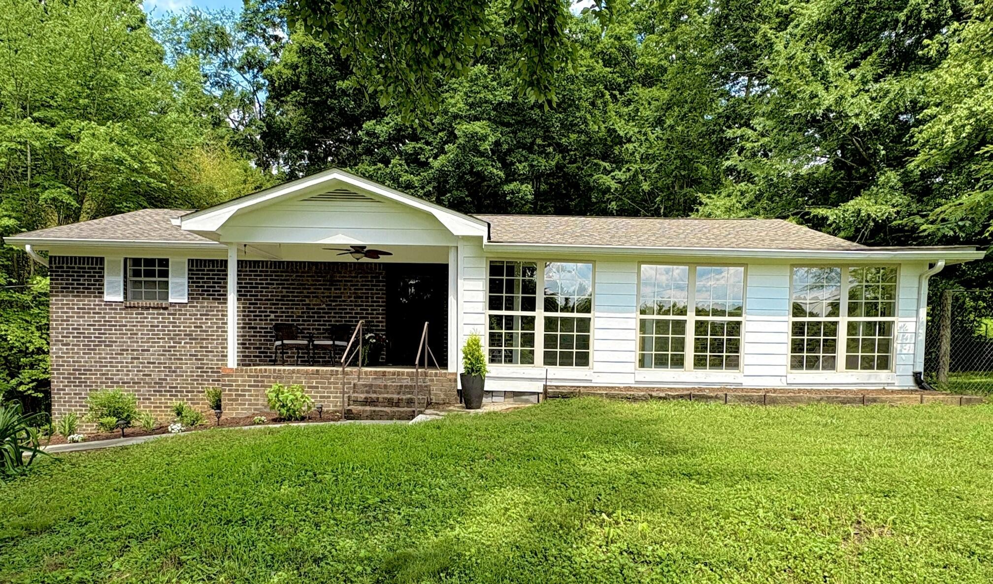 547 Van Davis Road, NW
