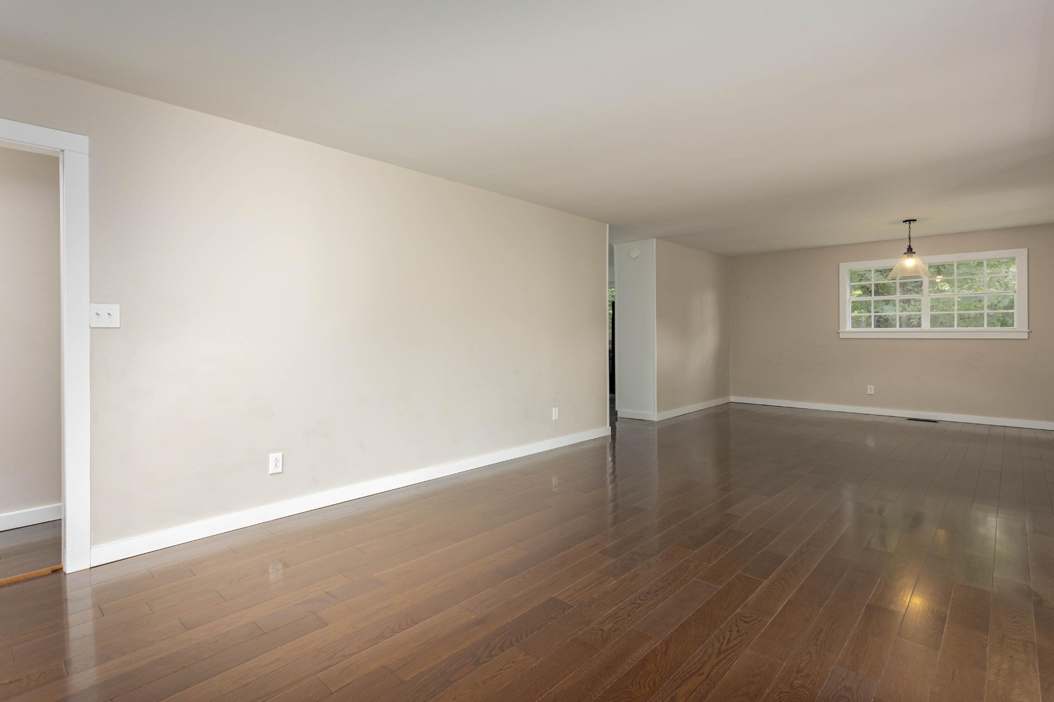 547 Van Davis Road, Nw Property Photo 4