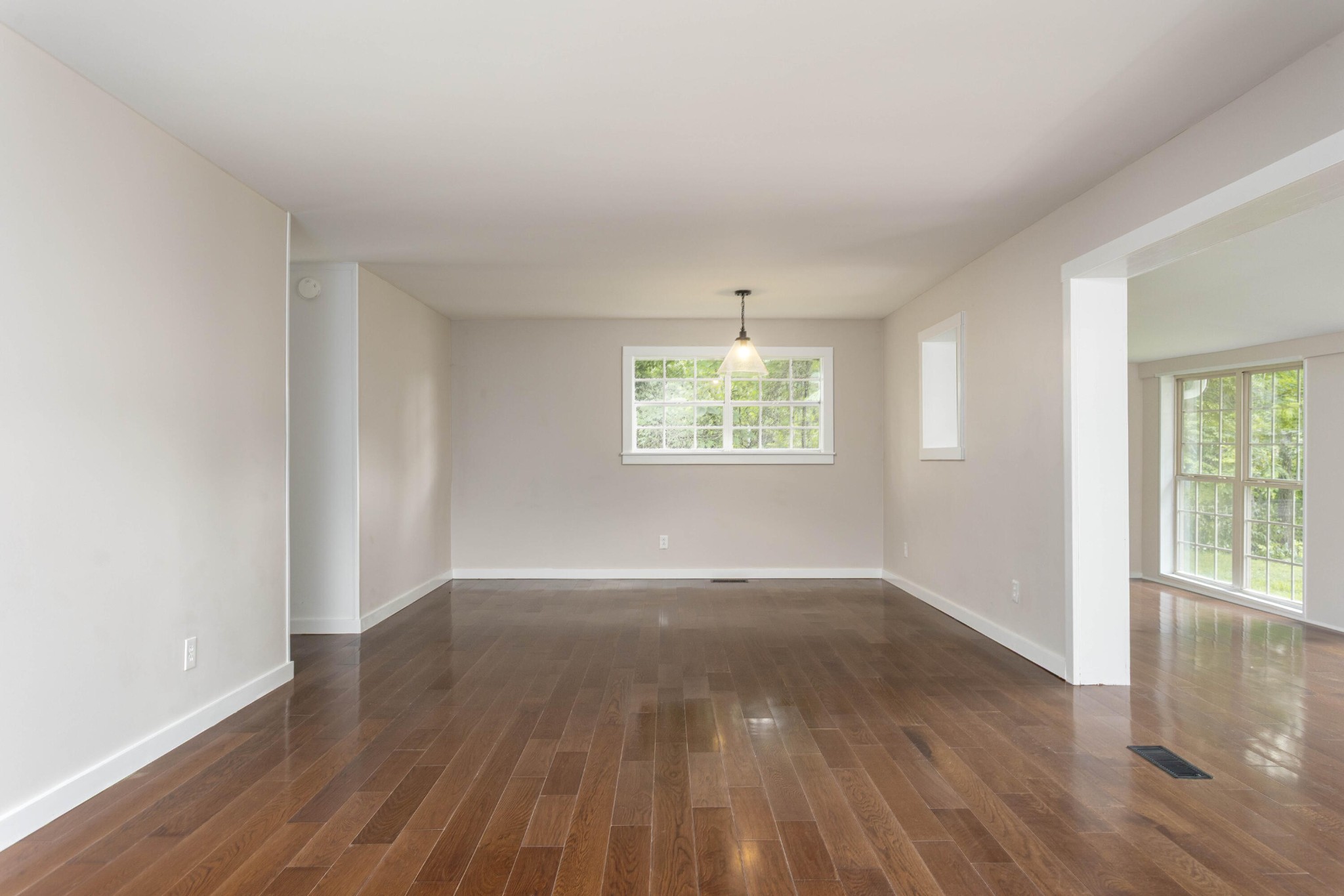 547 Van Davis Road, Nw Property Photo 5