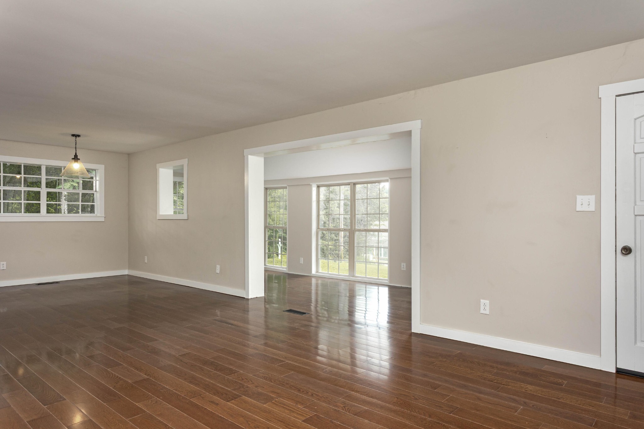 547 Van Davis Road, Nw Property Photo 6