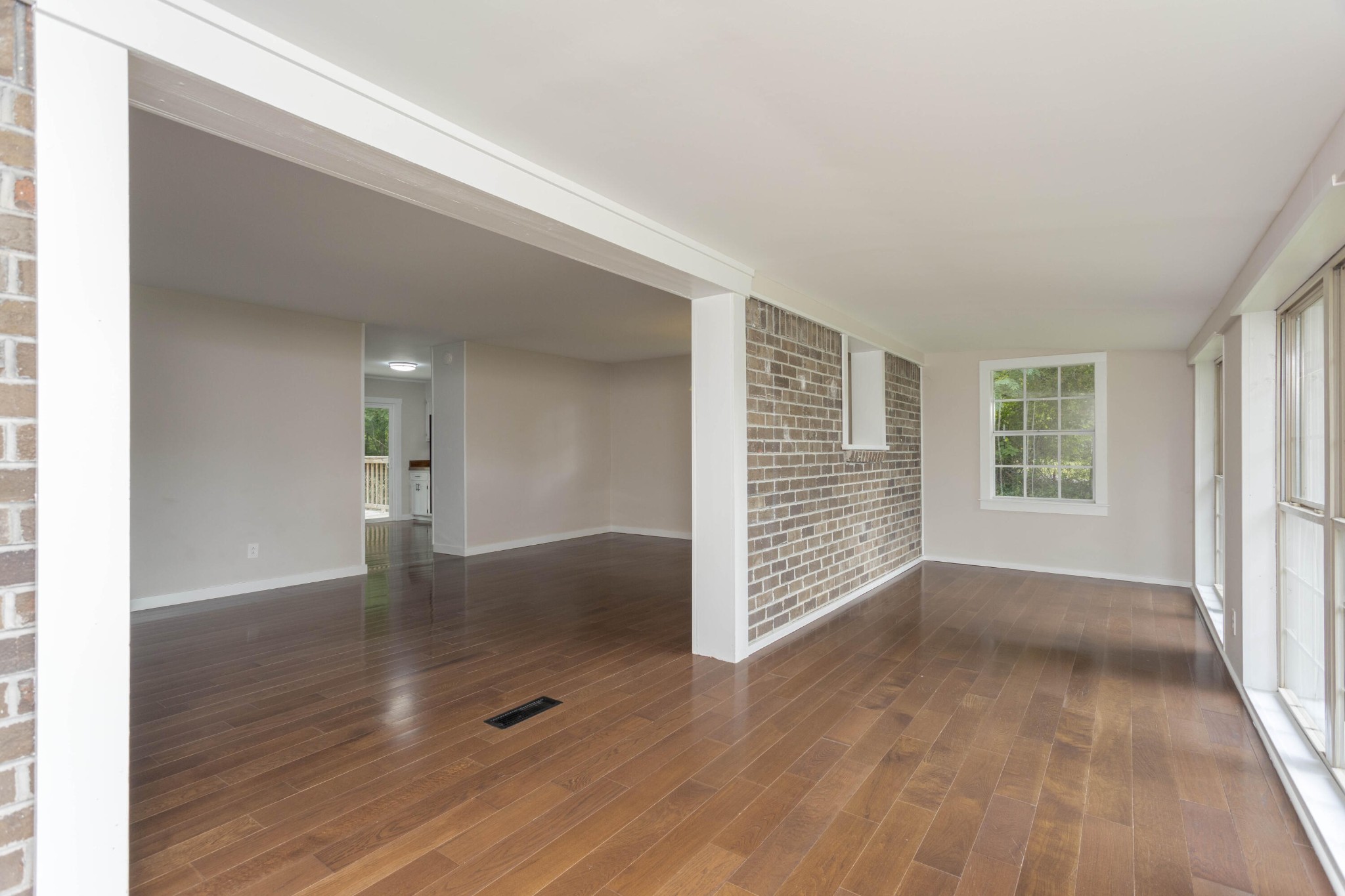 547 Van Davis Road, Nw Property Photo 8