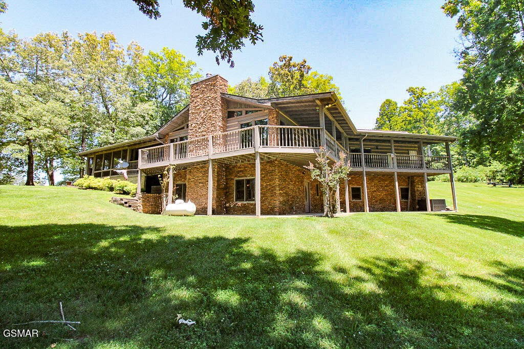 902 Lake View Road Property Photo 1