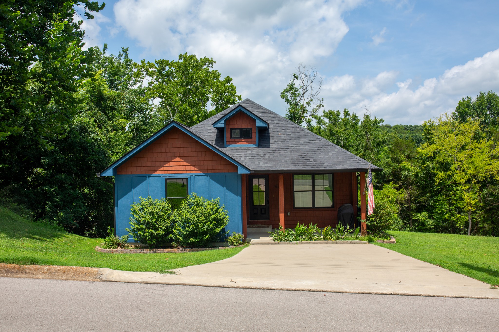 420 Fort Hill Dr Property Photo 1