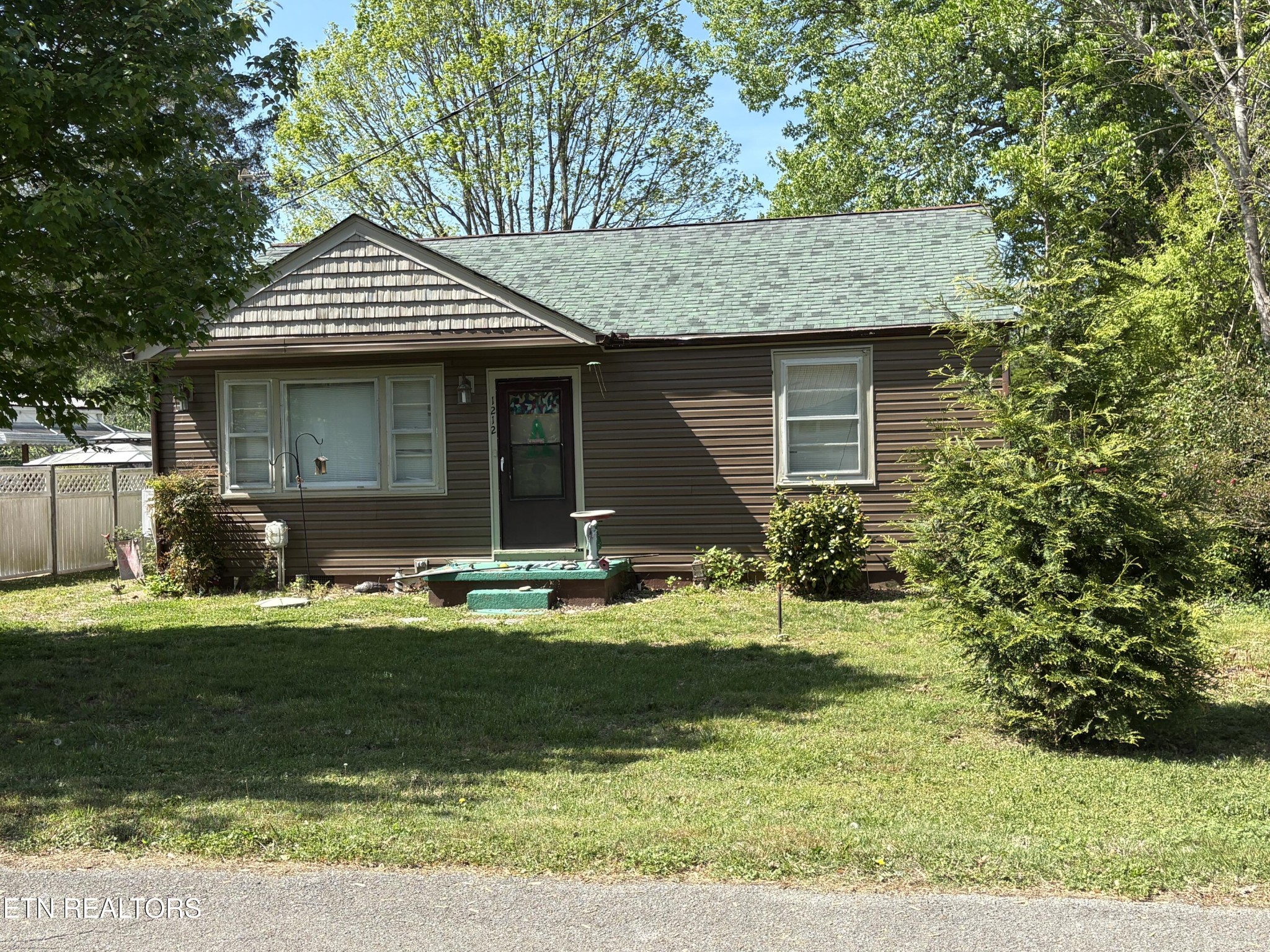1212 Jones St Property Photo 1