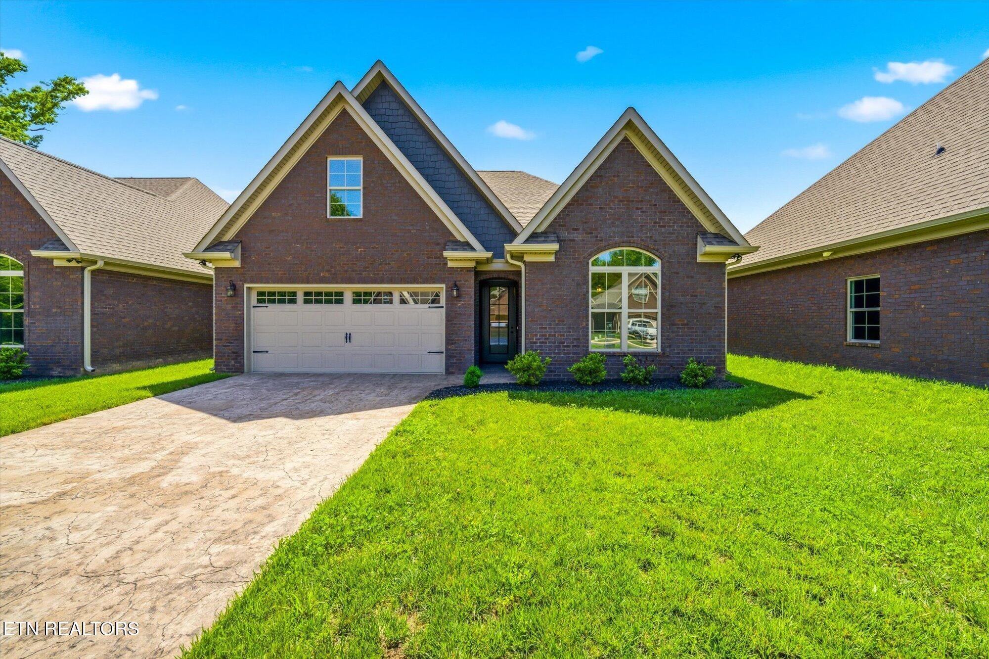 224 Lake View Point