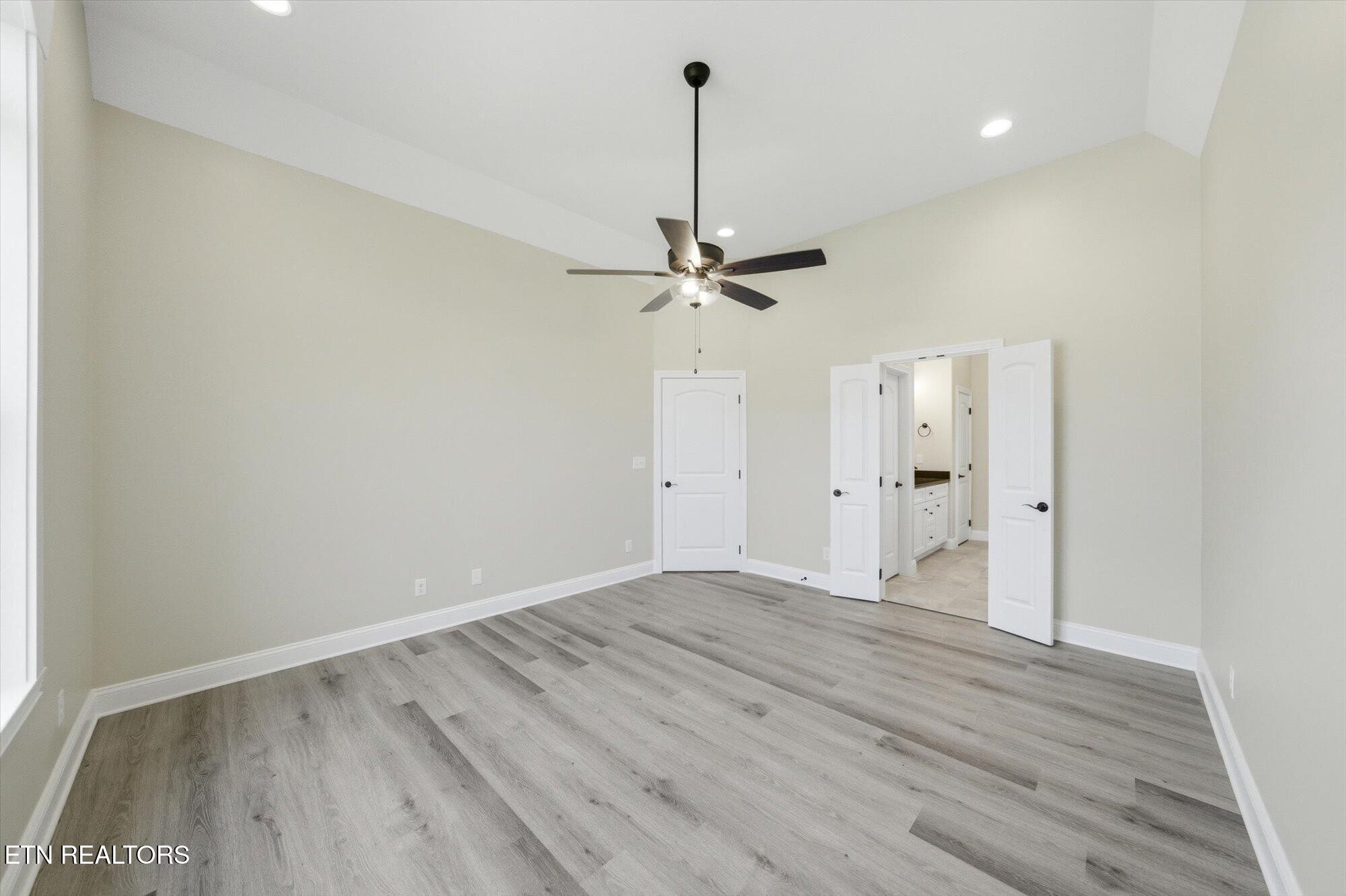 224 Lake View Point Property Photo 8