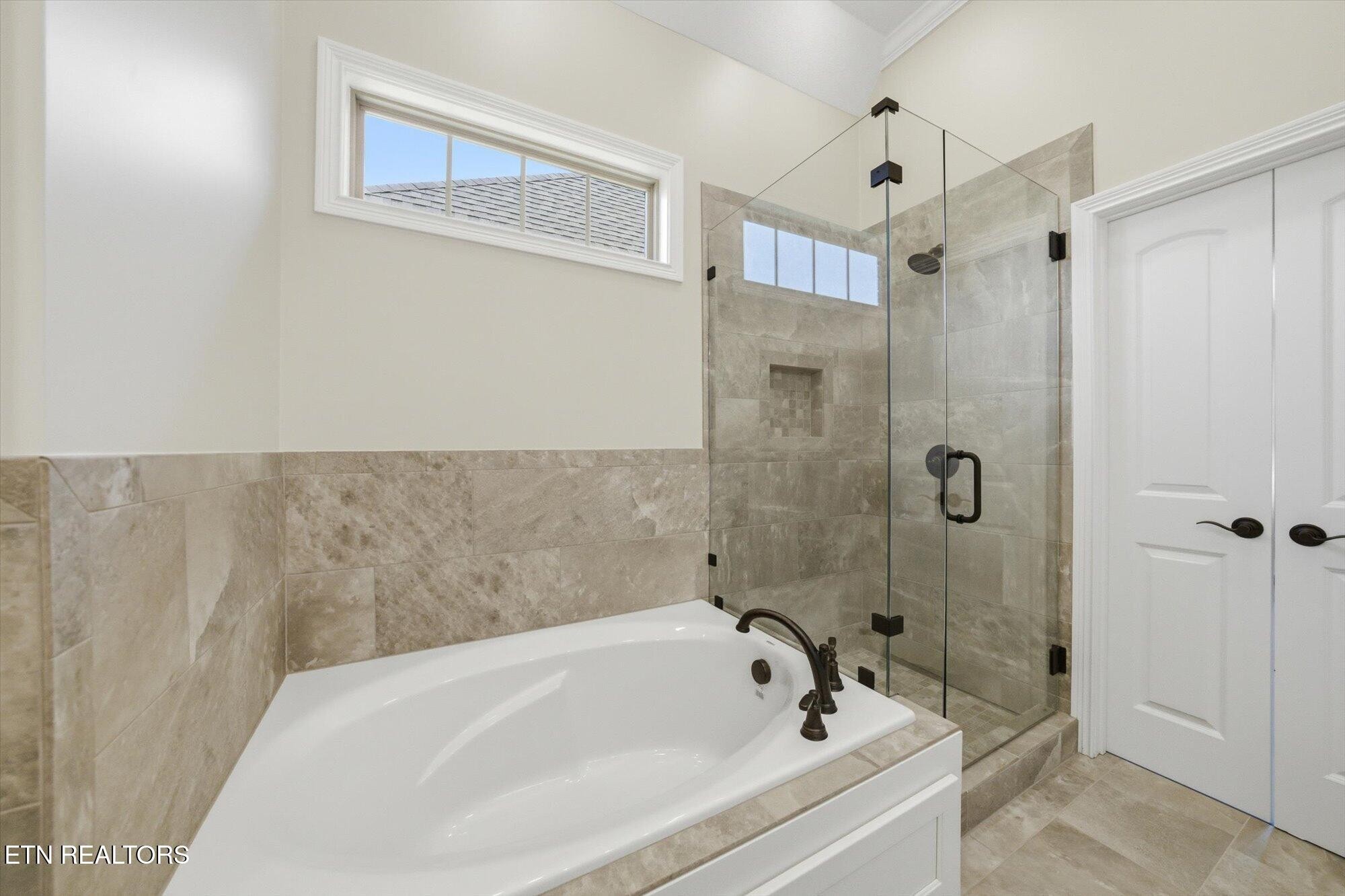 224 Lake View Point Property Photo 10