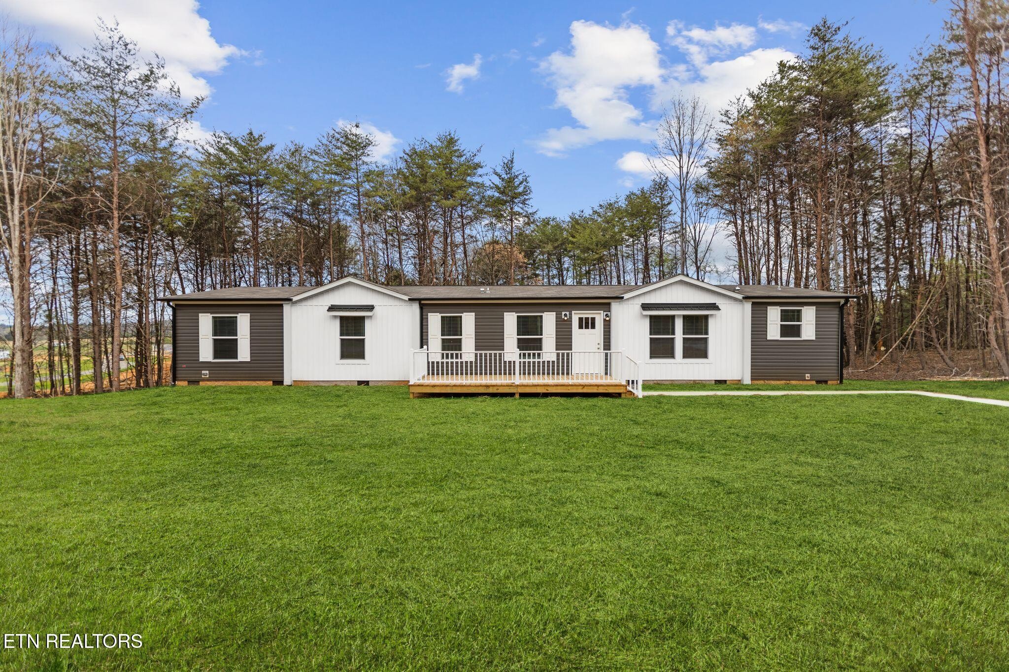 569 County Road 784a Property Photo 1
