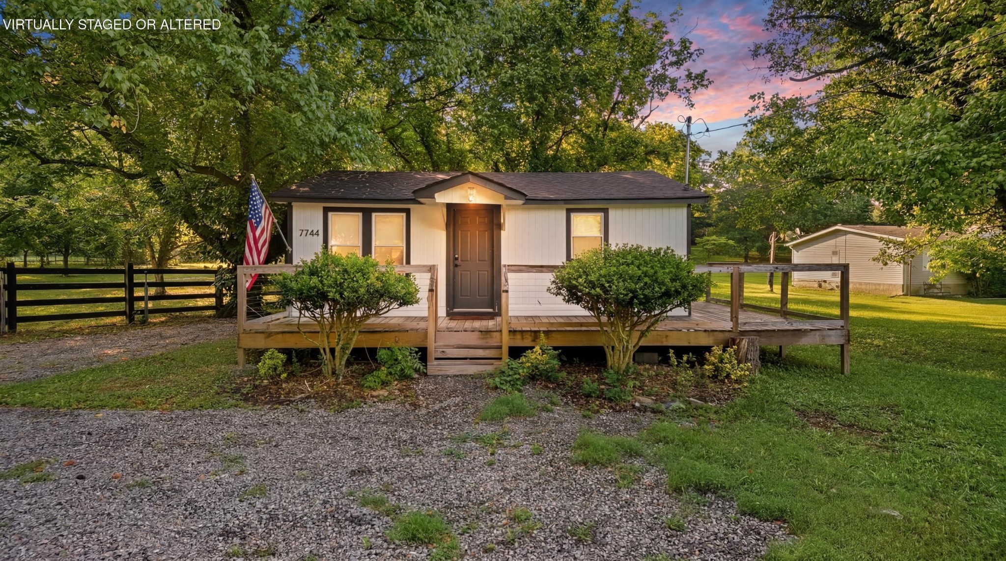 7744 N Dent Road Property Photo 1