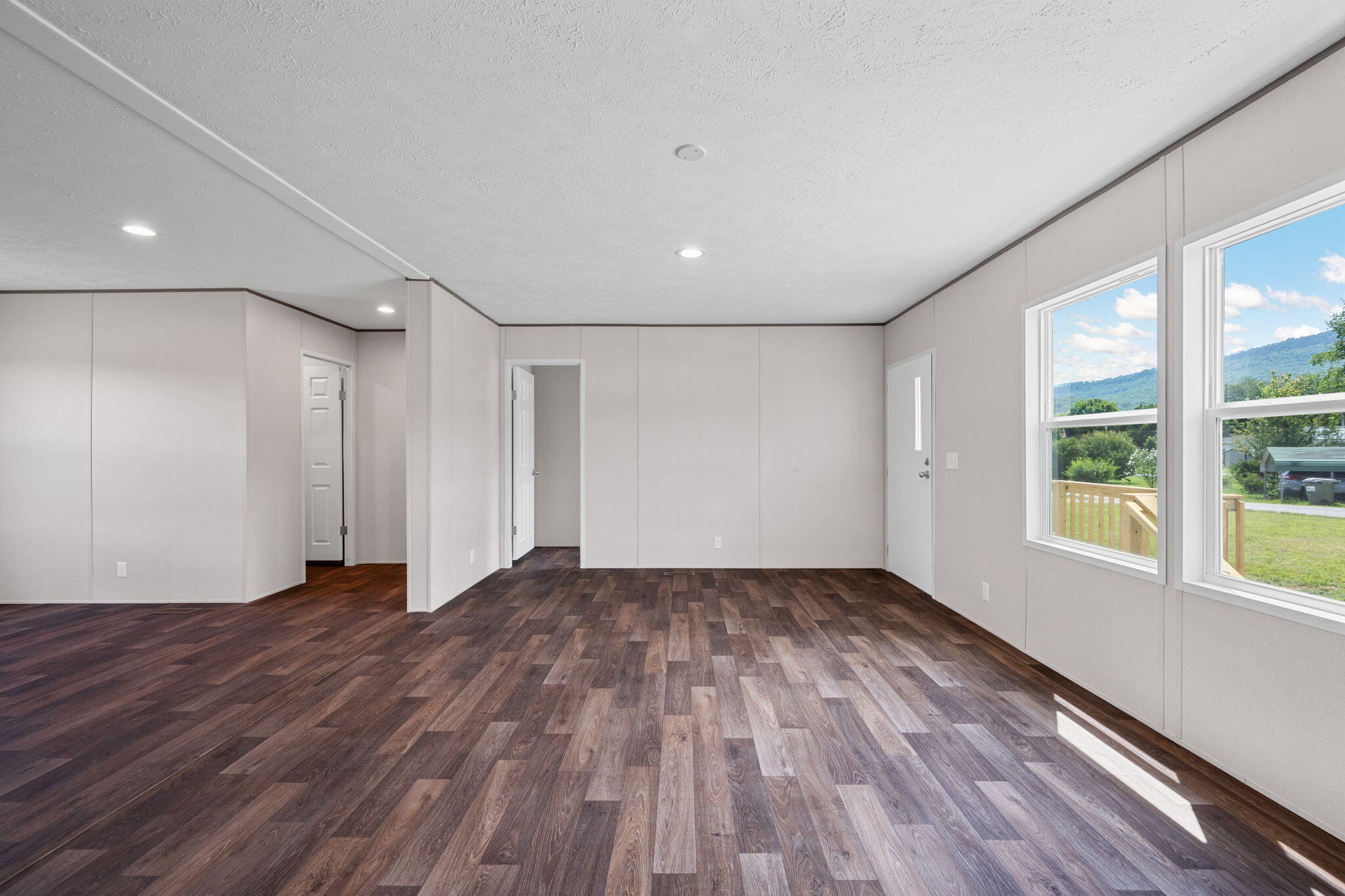 142 Meadow View Property Photo 3