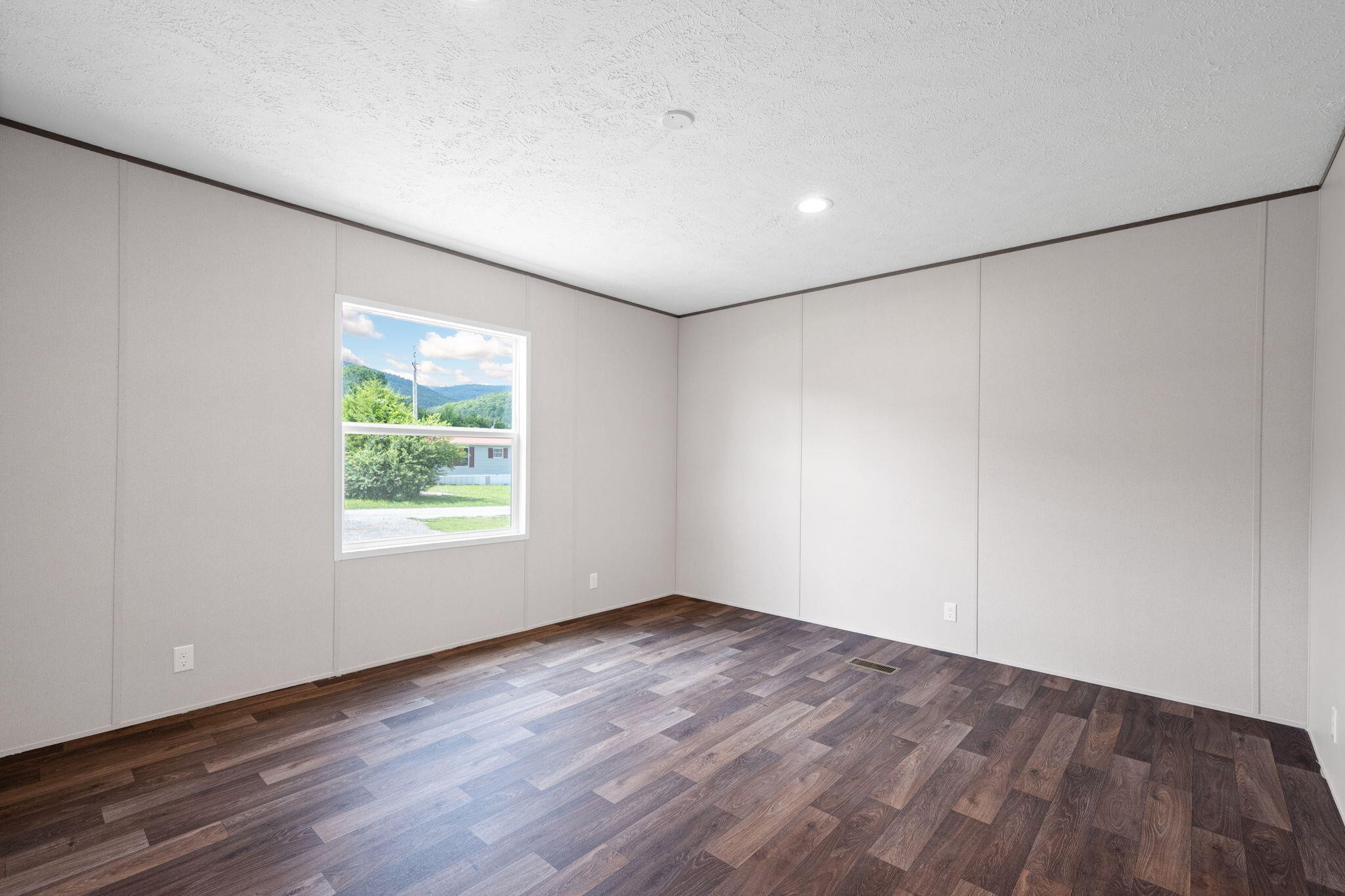 142 Meadow View Property Photo 12
