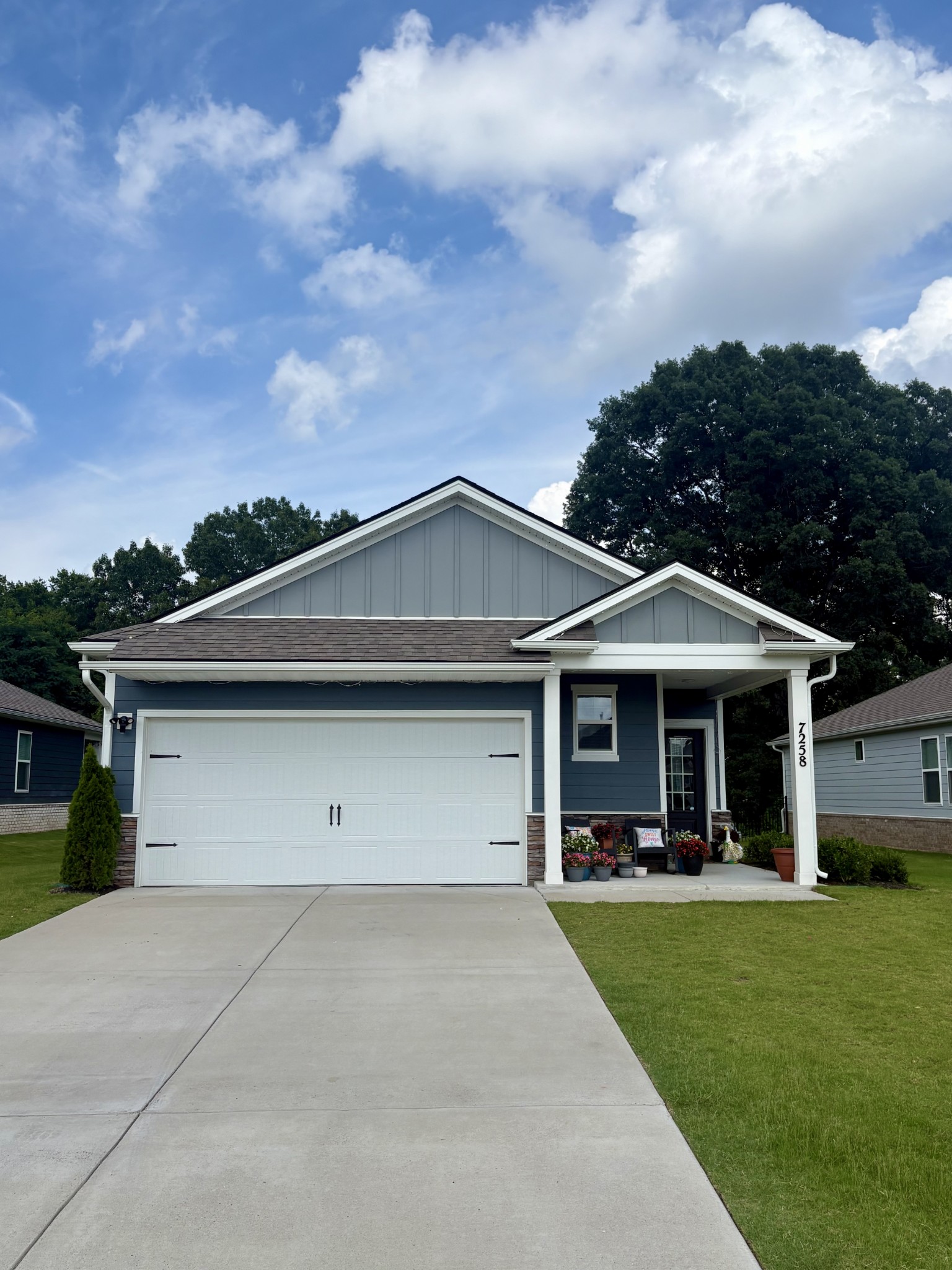 7258 Lang Ave Property Photo 1