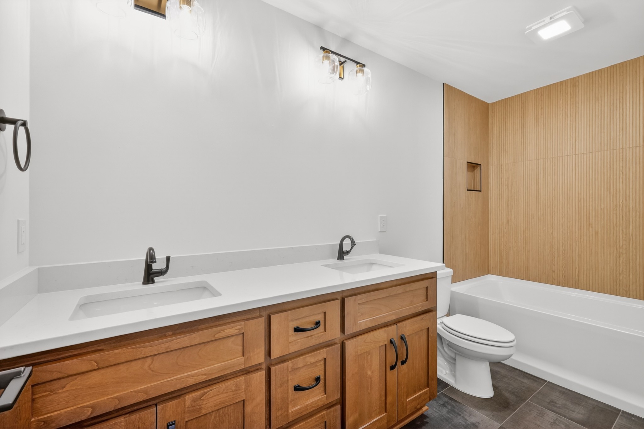 5541 Sinclair St Property Photo 47