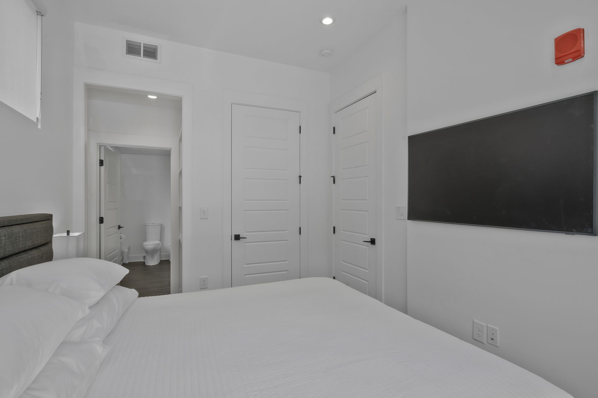 3131 Long Blvd Property Photo 15