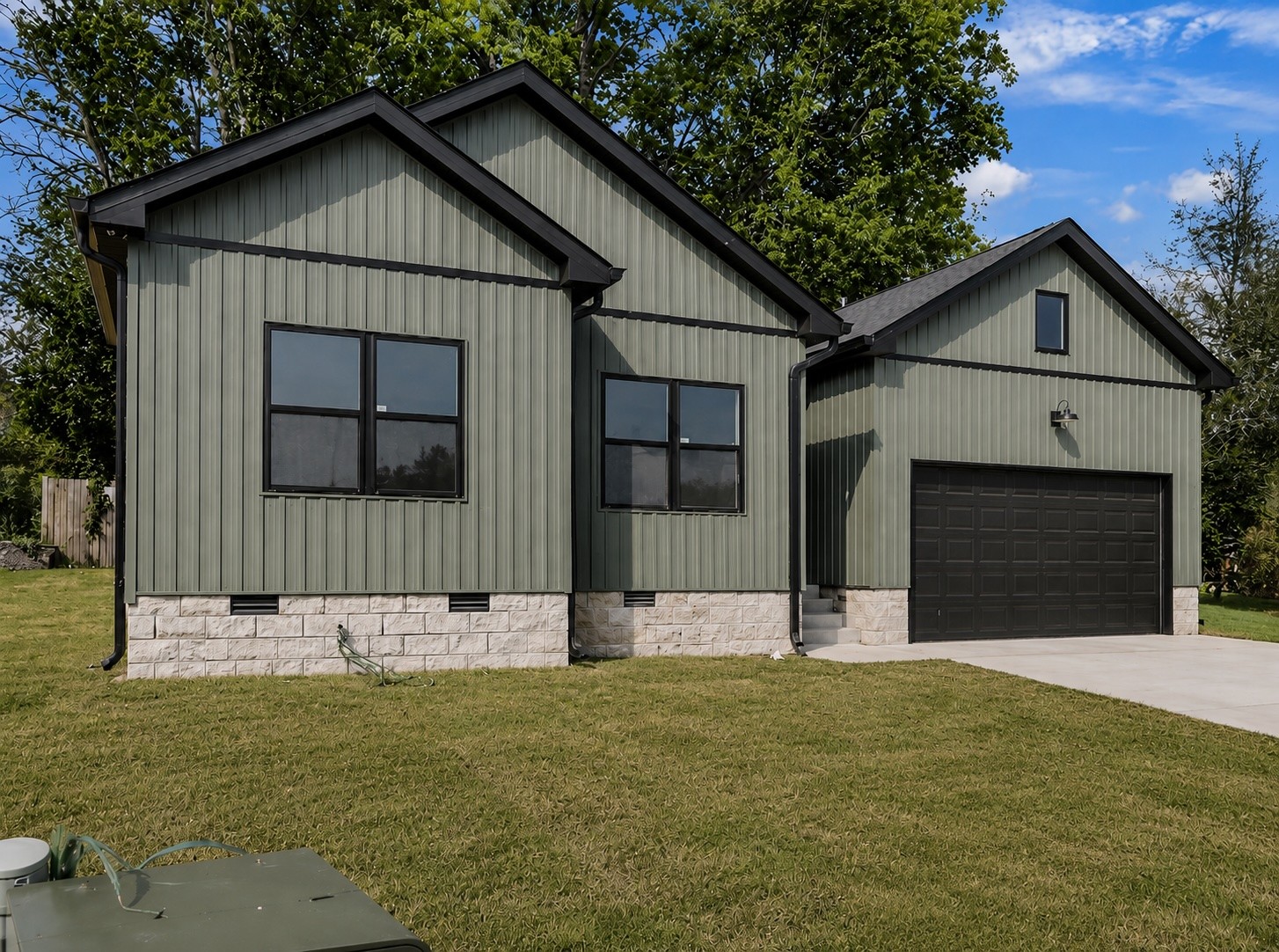 112 Bee Line Way Property Photo 1