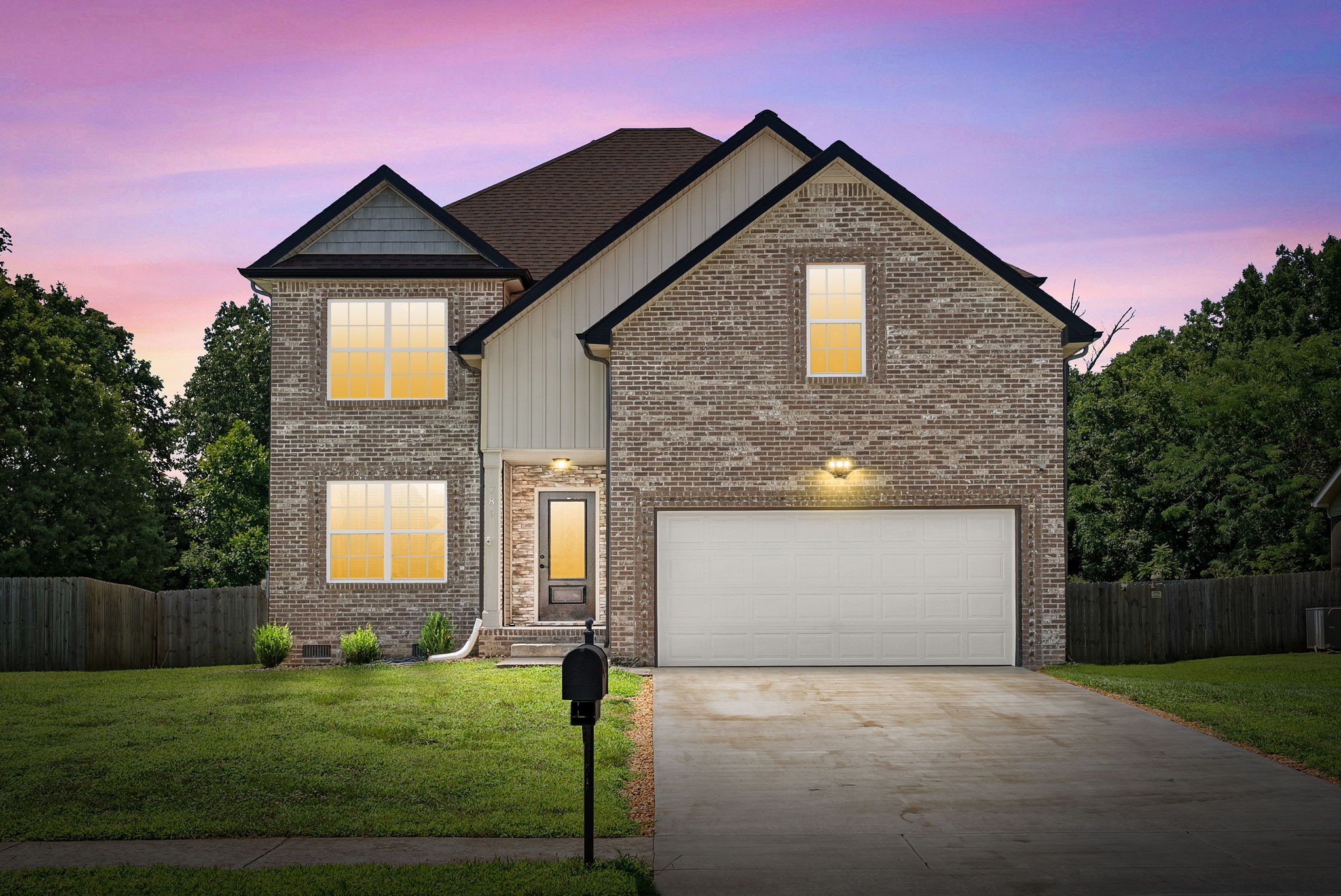 789 Banister Dr