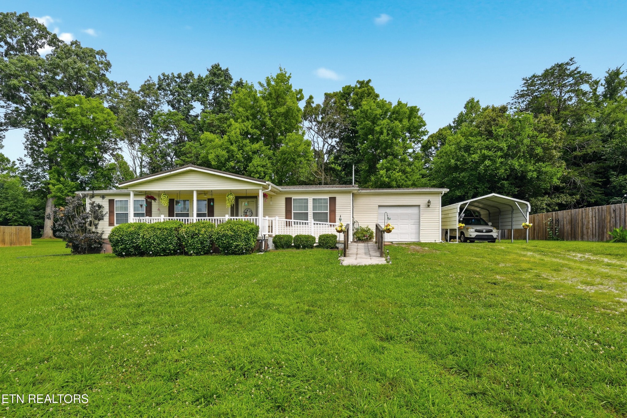 1012 Ashley Meadows Drive Property Photo 3