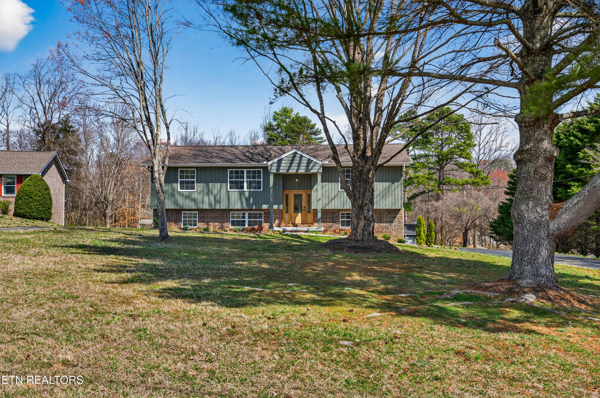 1205 Hoss Rd