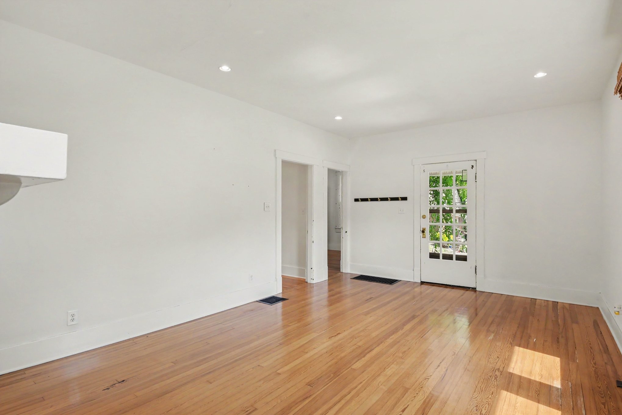 301 Garner St Property Photo 6