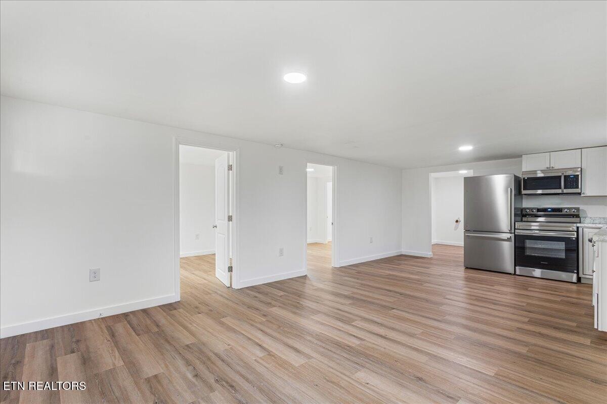 925 Lang Street Se Property Photo 4
