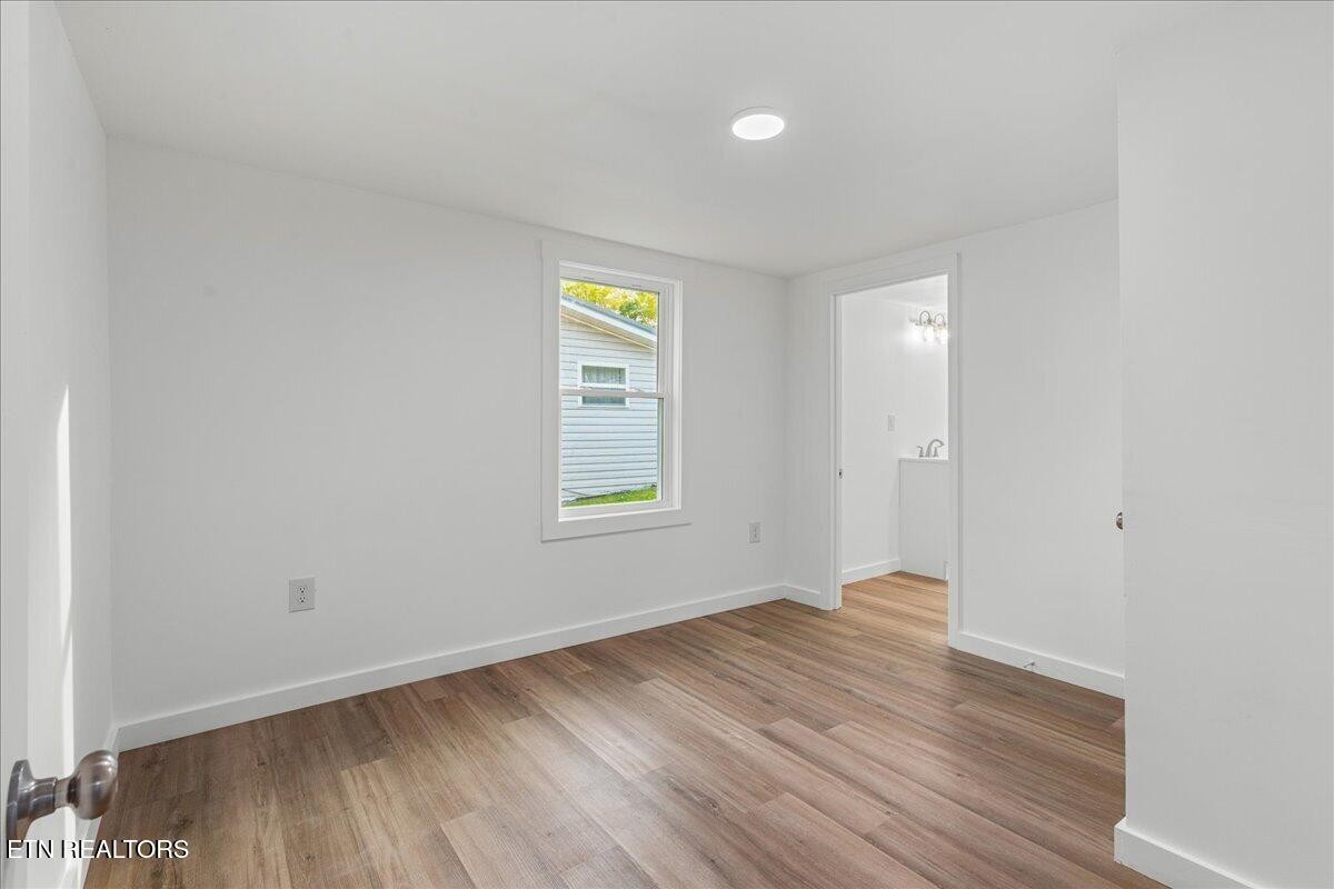 925 Lang Street Se Property Photo 11