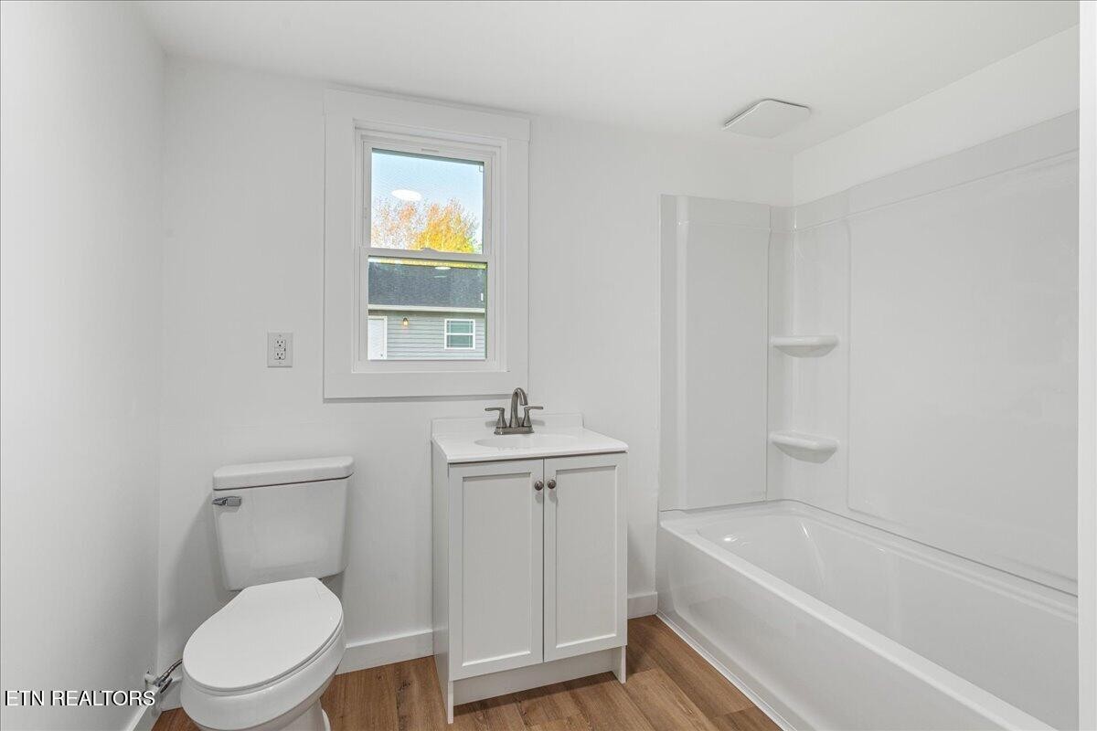 925 Lang Street Se Property Photo 16