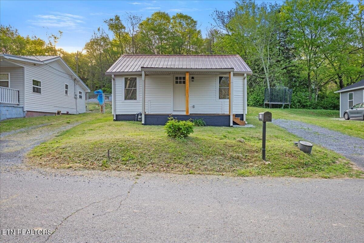925 Lang Street Se Property Photo 18