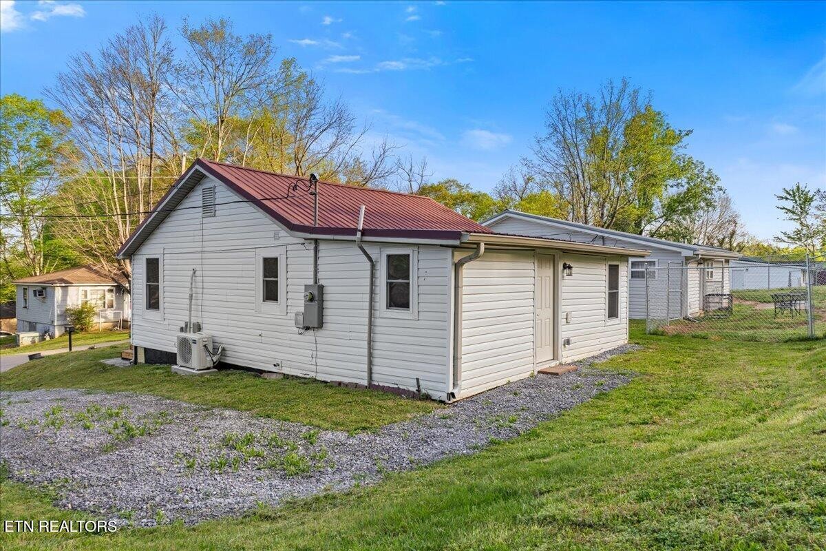 925 Lang Street Se Property Photo 20
