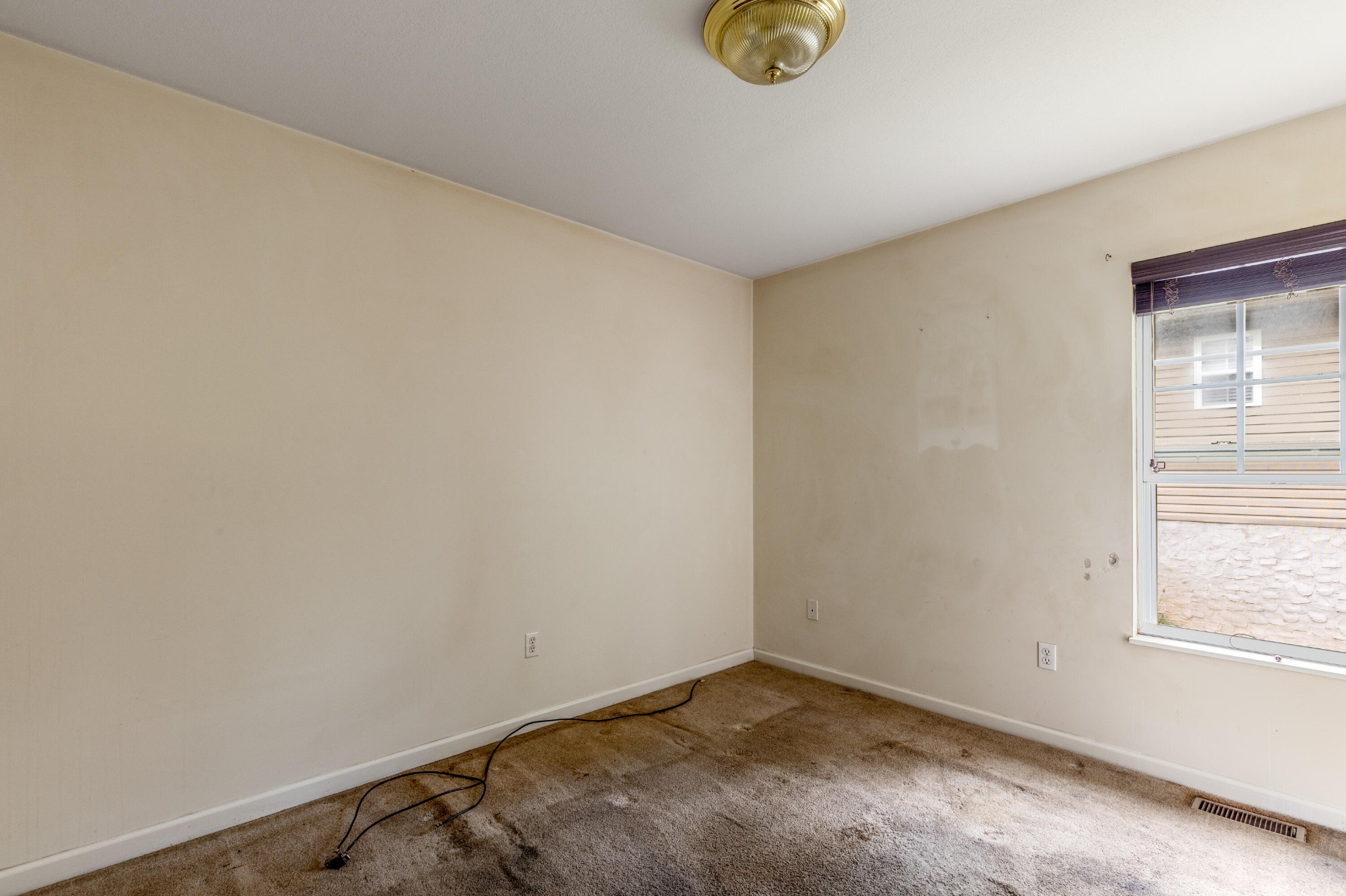 232 W Edison Street Property Photo 16