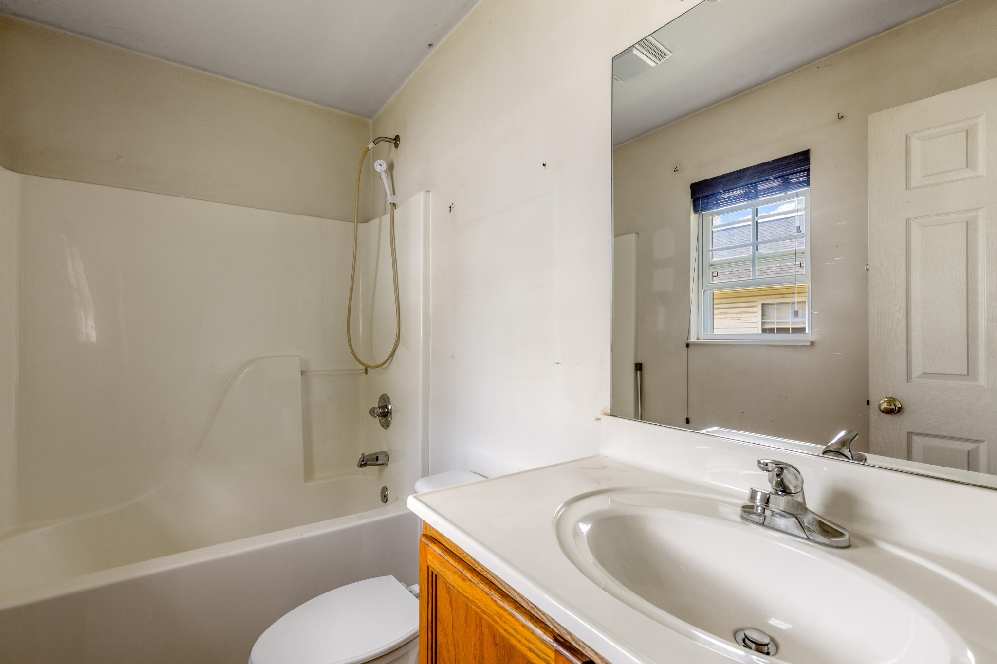 232 W Edison Street Property Photo 17