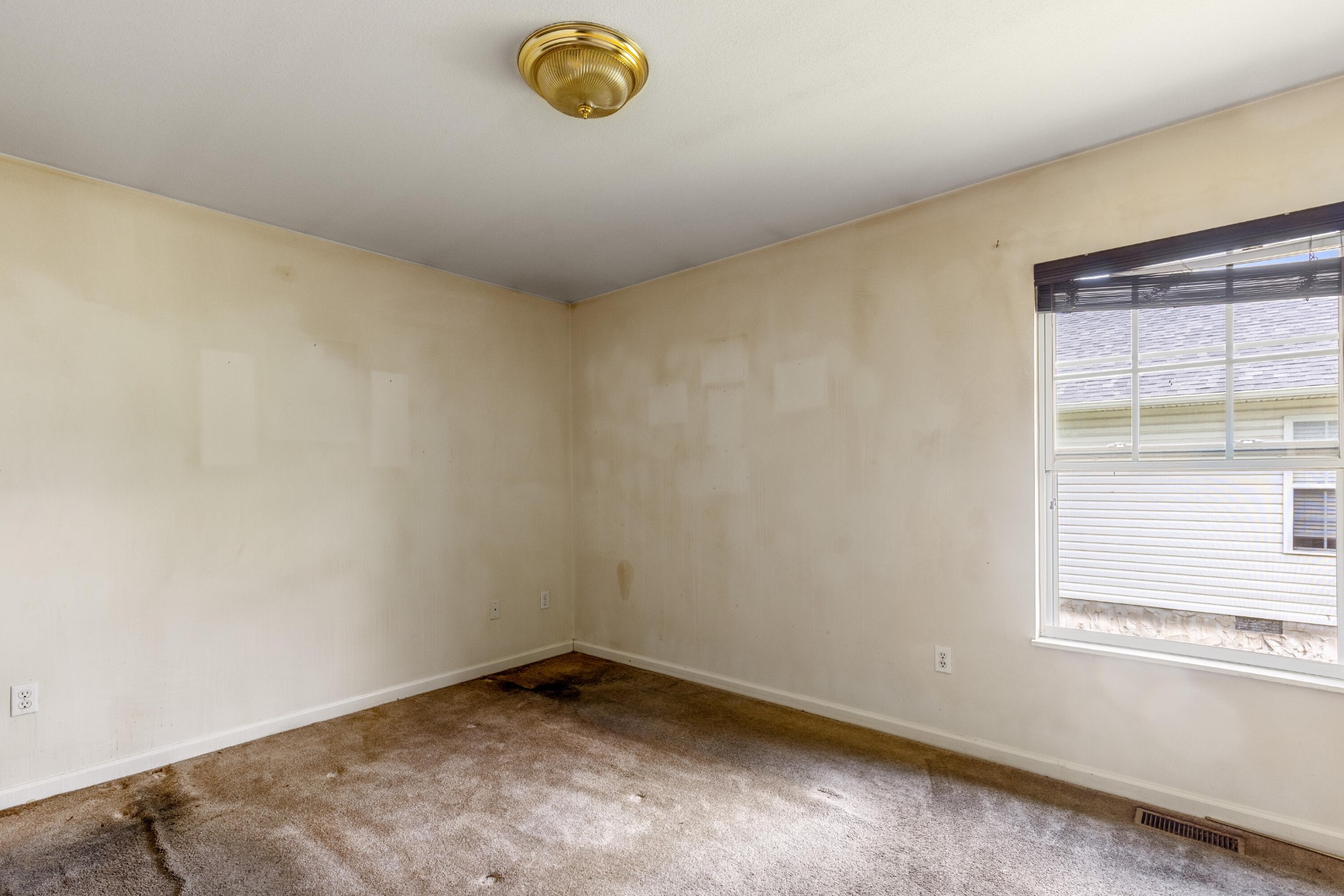 232 W Edison Street Property Photo 20