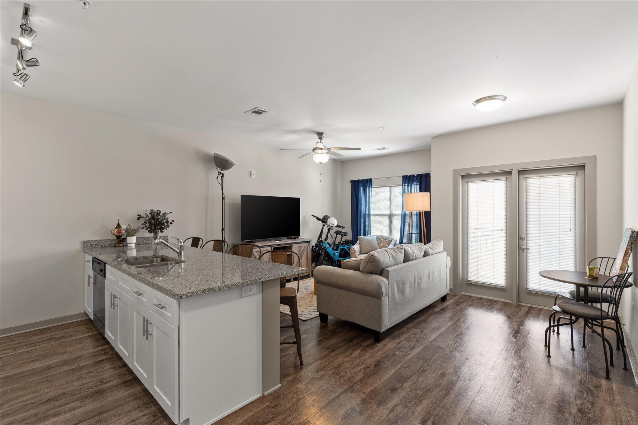 782 Riverfront Parkway Property Photo 11