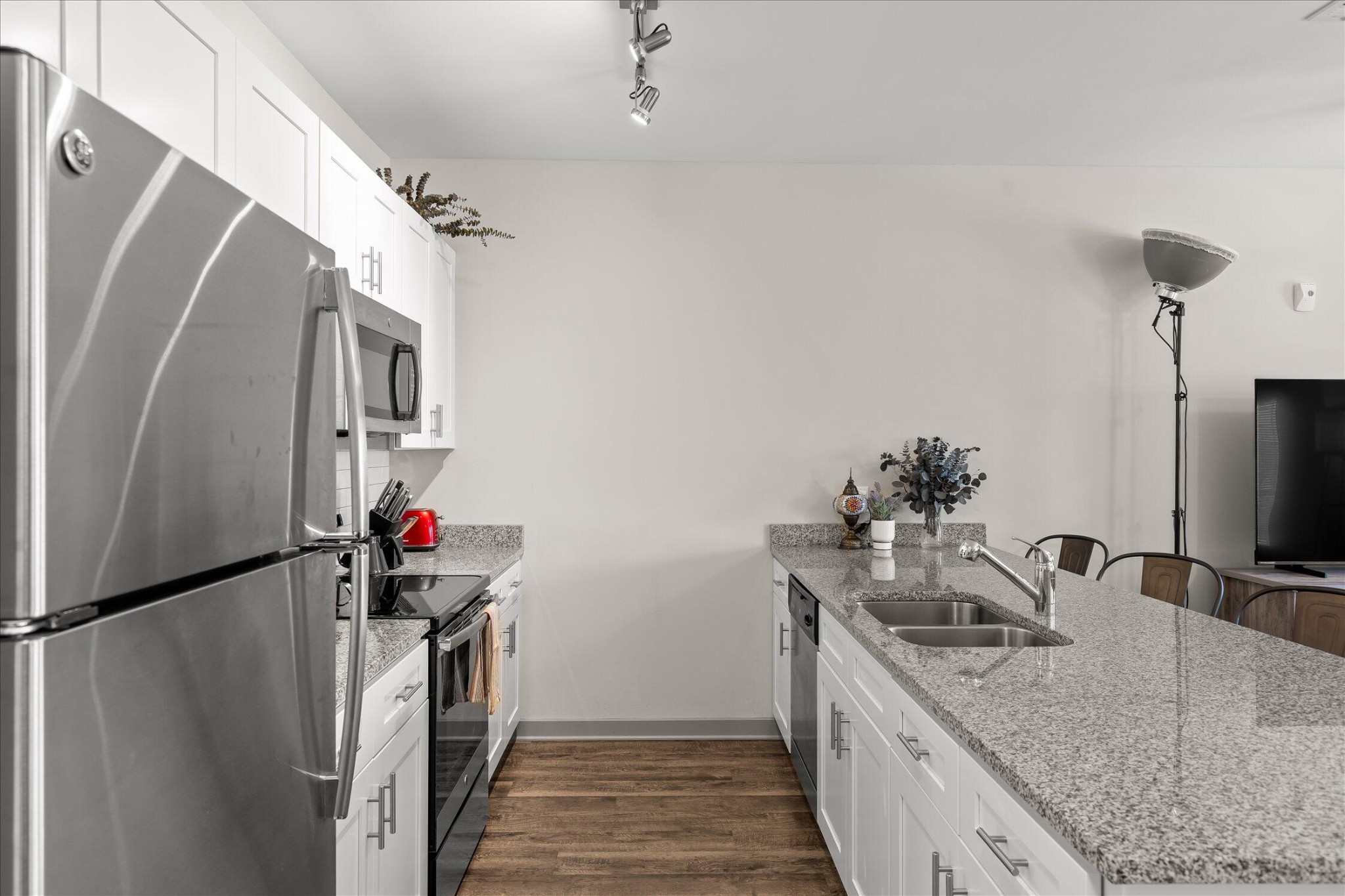 782 Riverfront Parkway Property Photo 12