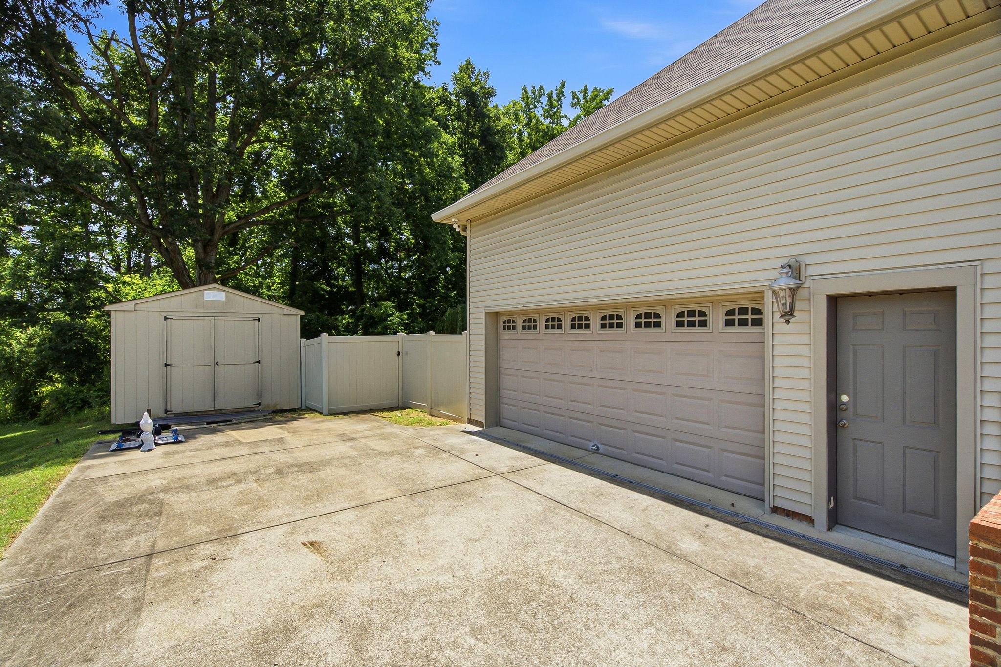 204 Artesa Dr Property Photo 35