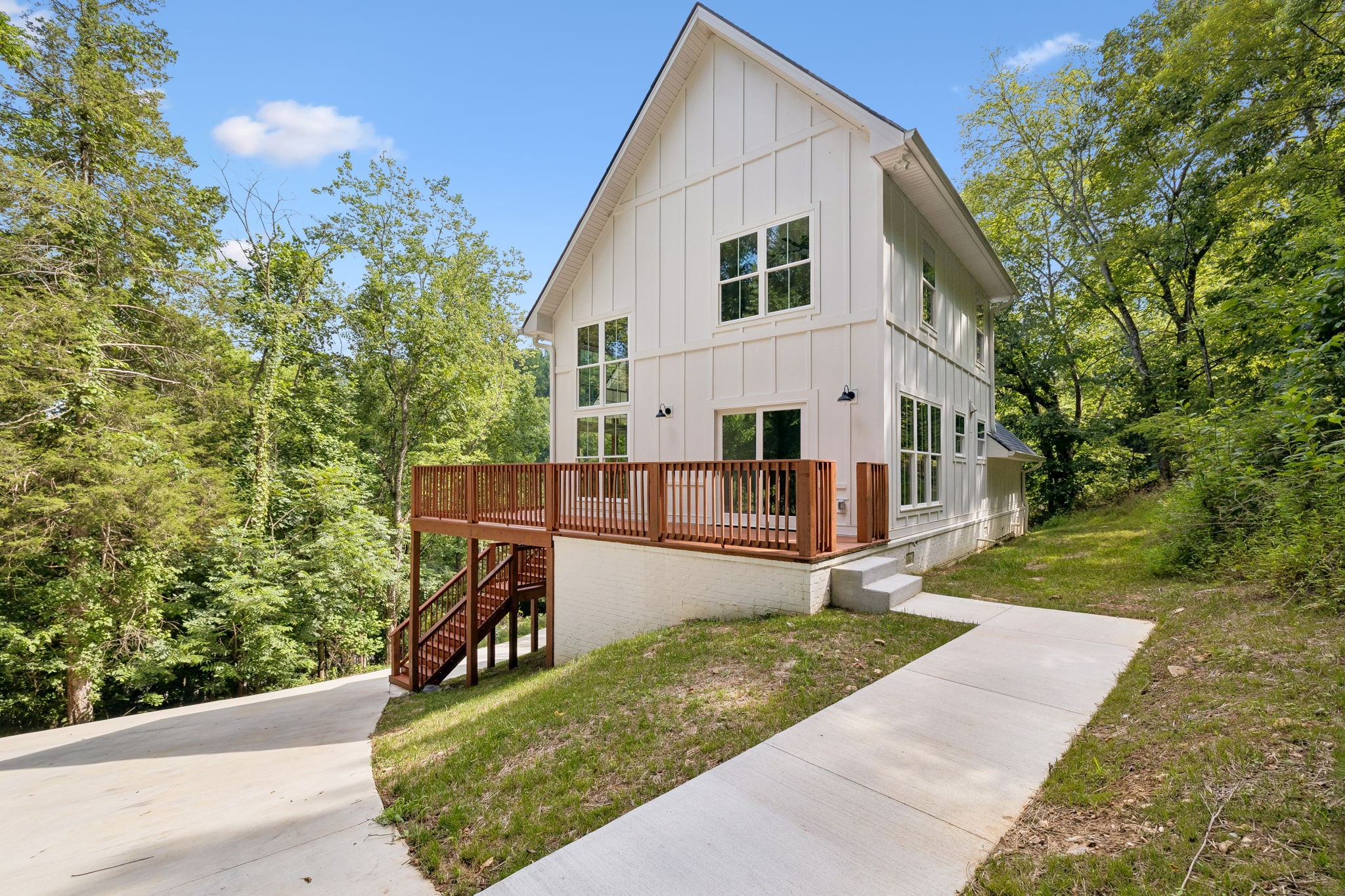 670 Harbor Dr