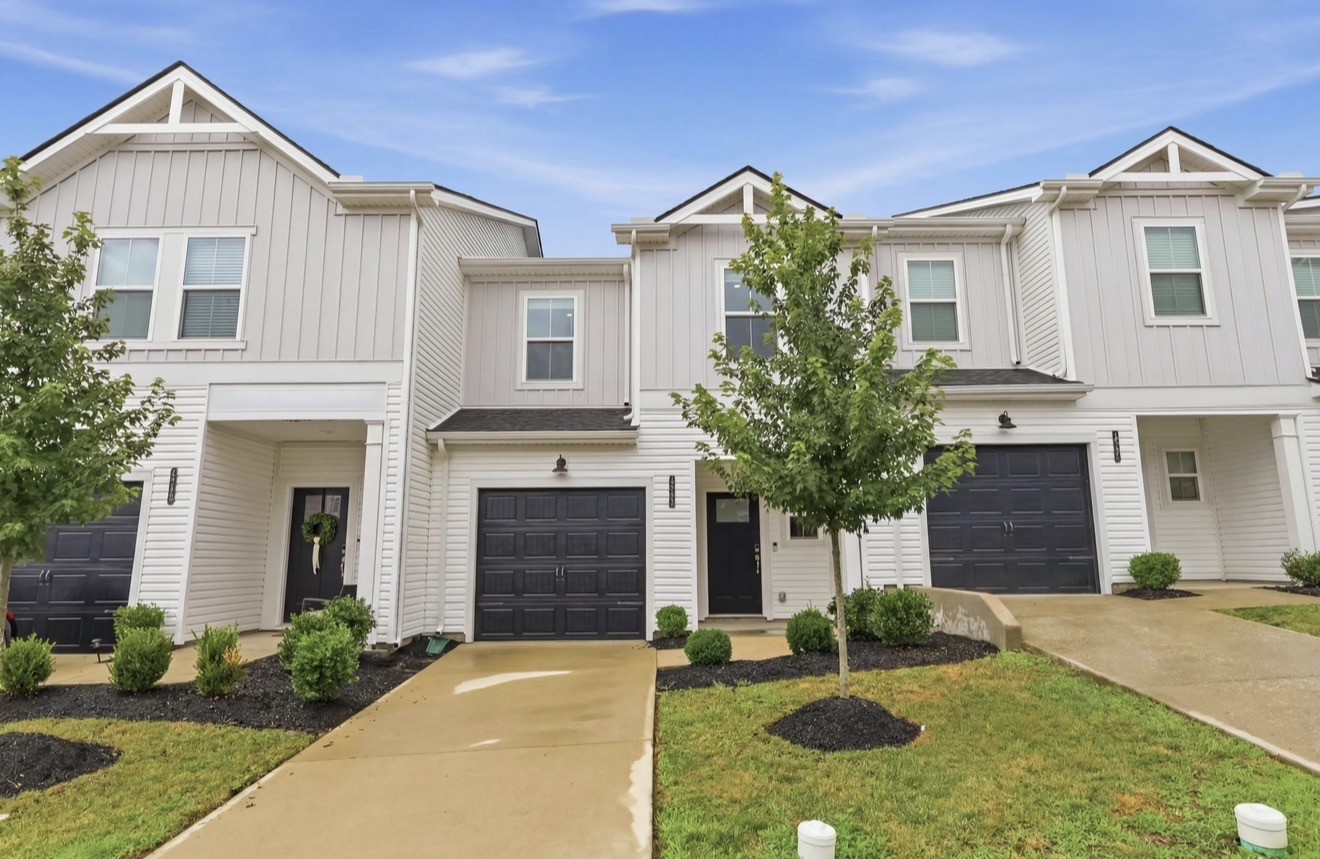 4544 Skywood Ln