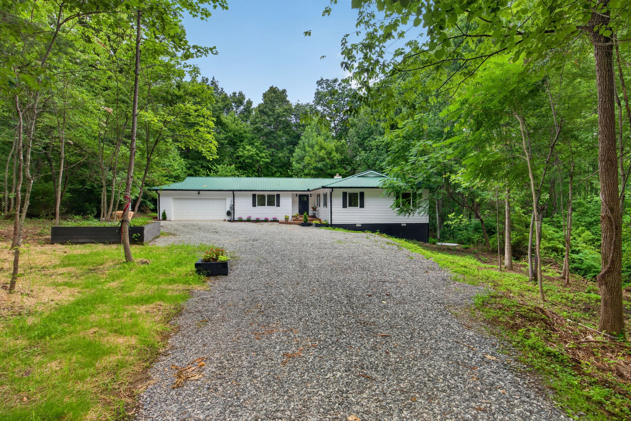 41 Jump Off Pl Property Photo 3