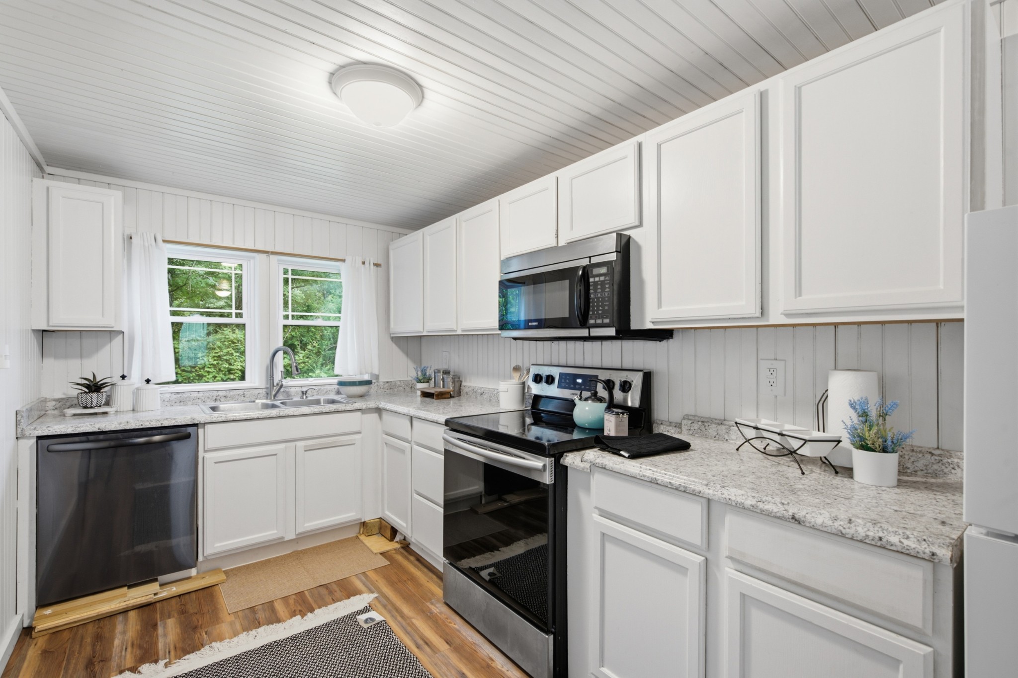 1199 Hillcrest Rd Property Photo 17