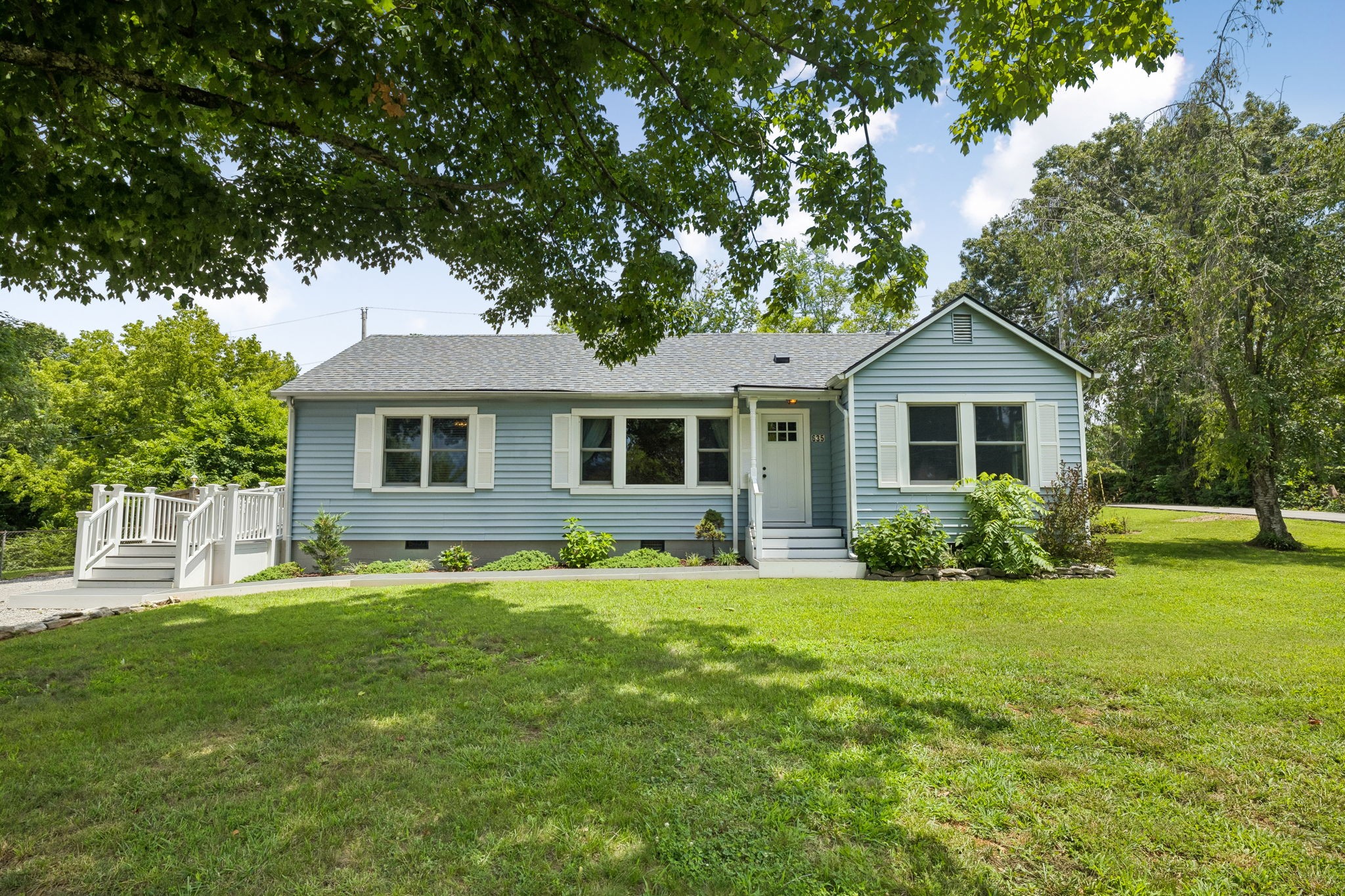 635 Dotsonville Rd Property Photo 1