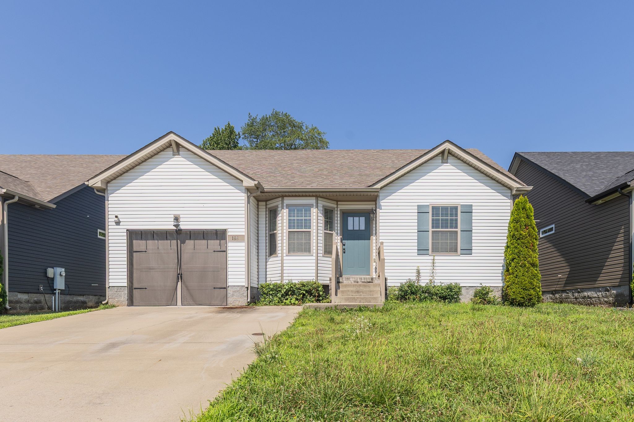 188 Sambar Dr Property Photo 1