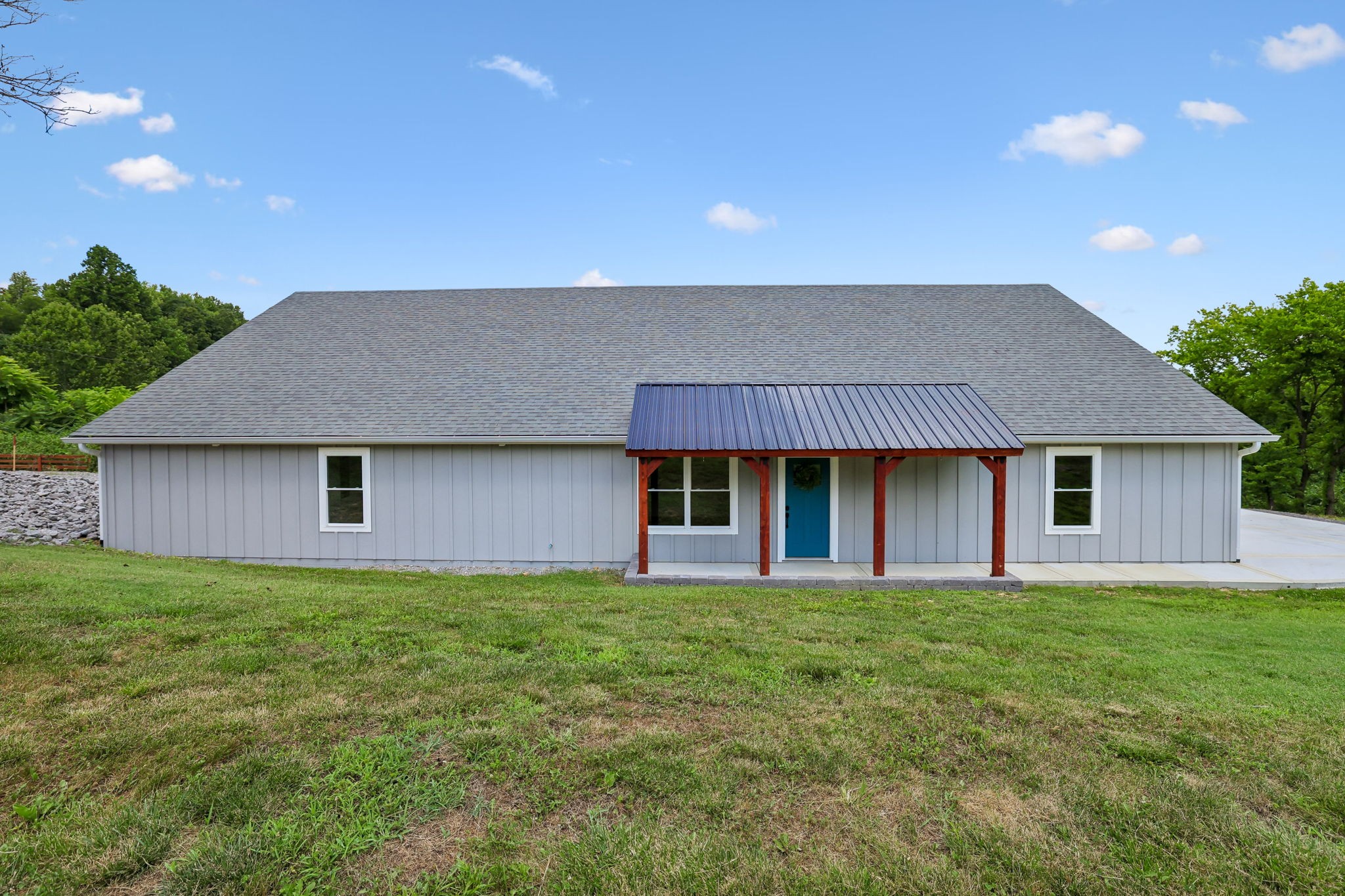 1124 Dale Ridge Rd Property Photo 1
