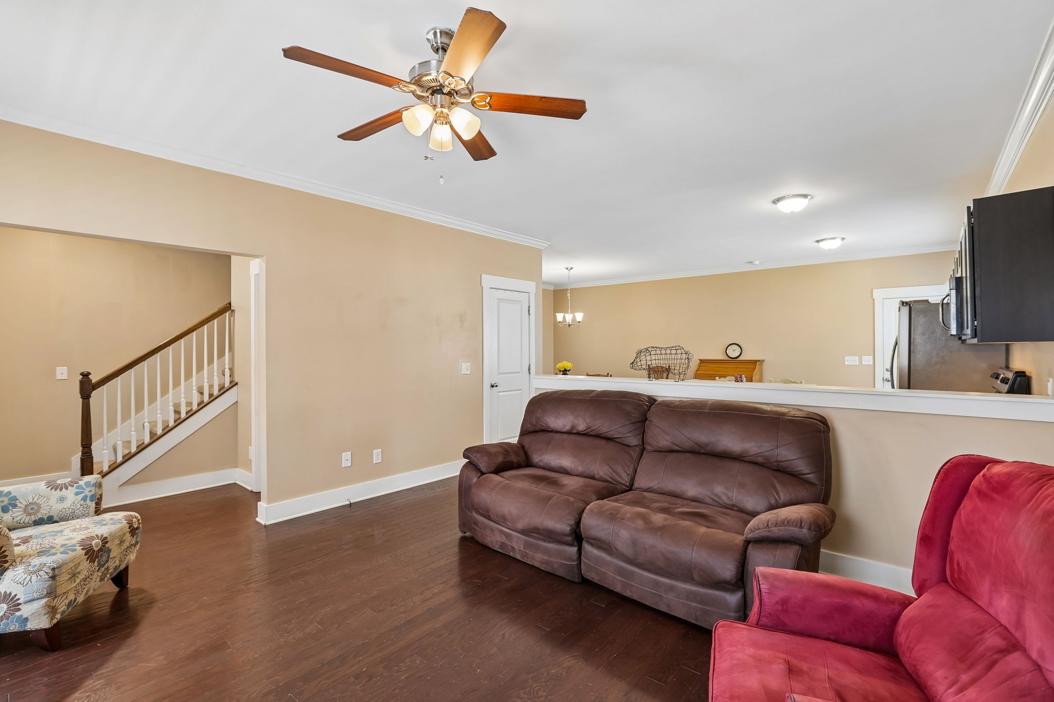 105 St Charles Pl Property Photo 4