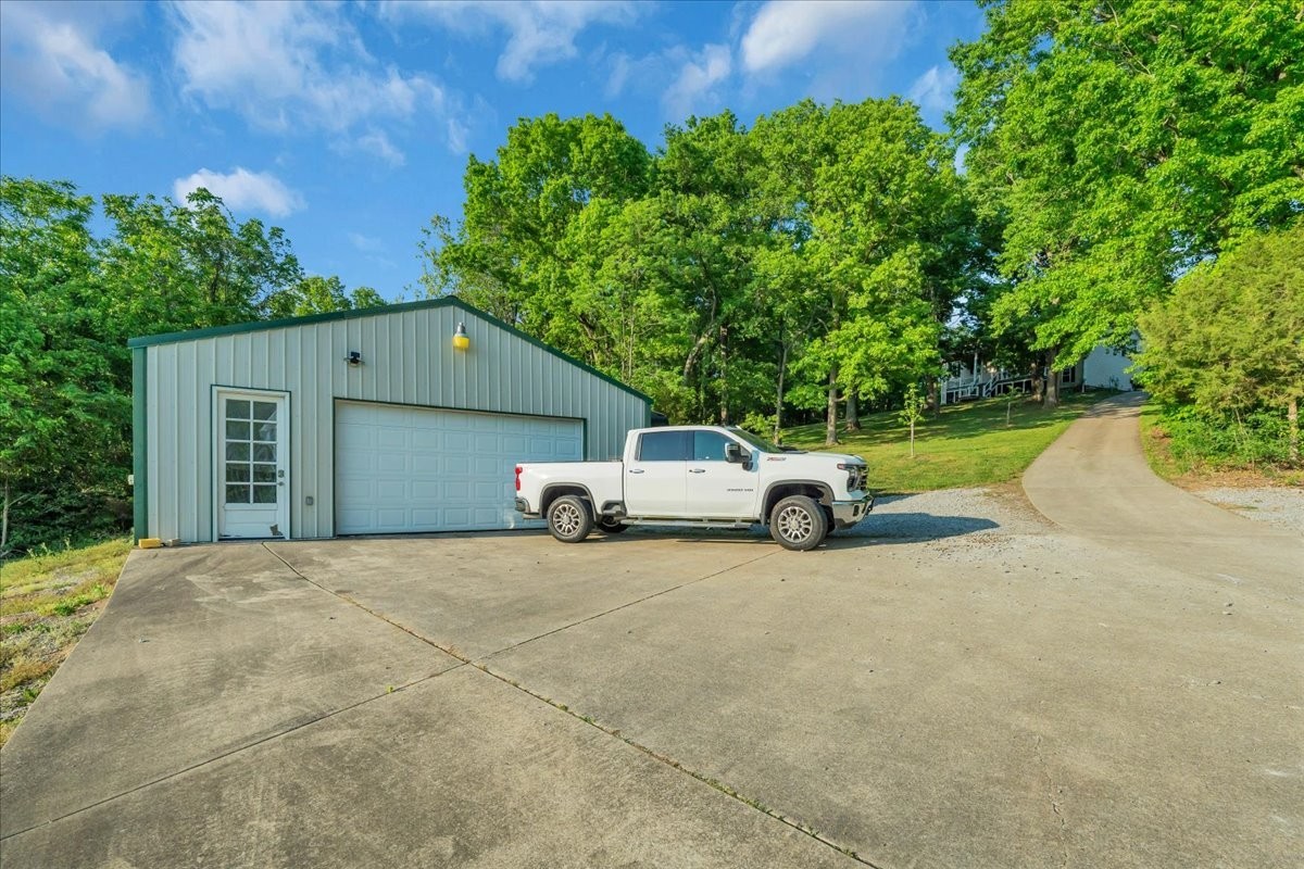 4679 Sparta Pike Property Photo 5